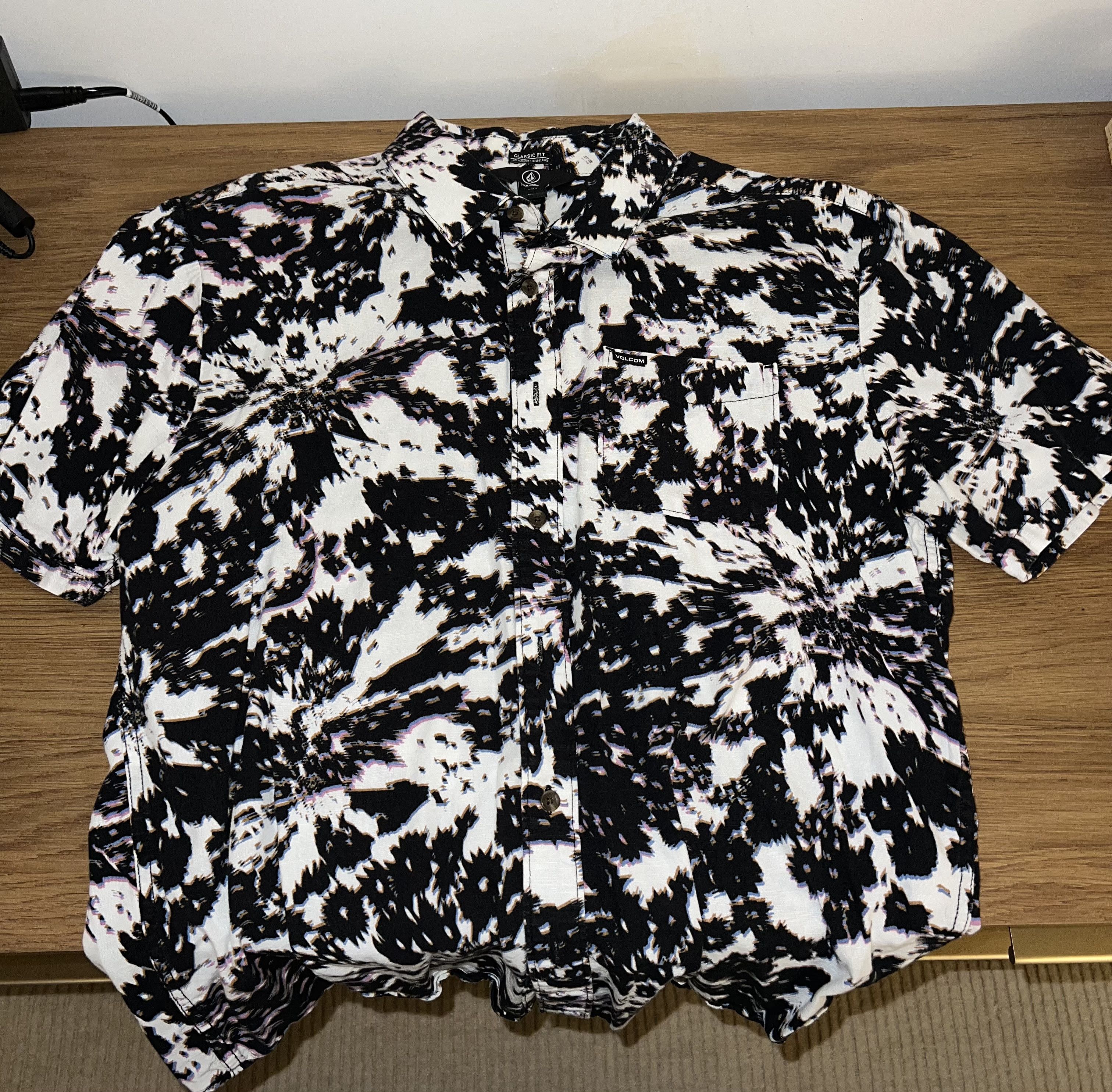 Volcom Volcom Classic Fit Button-Up Shirt Size US L / EU 52-54 / 3 - 1 Thumbnail