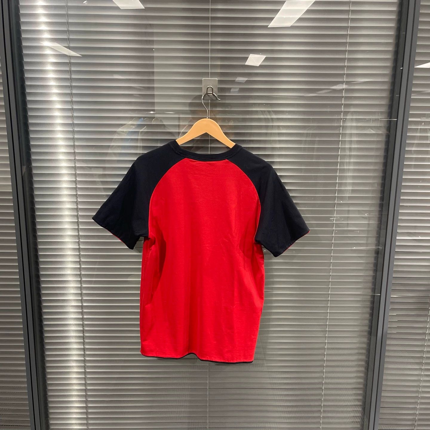 Dior Dior double-sided colorblocked T-shirt XS black/red Size XS / US 0-2 / IT 36-38 - 4 Thumbnail