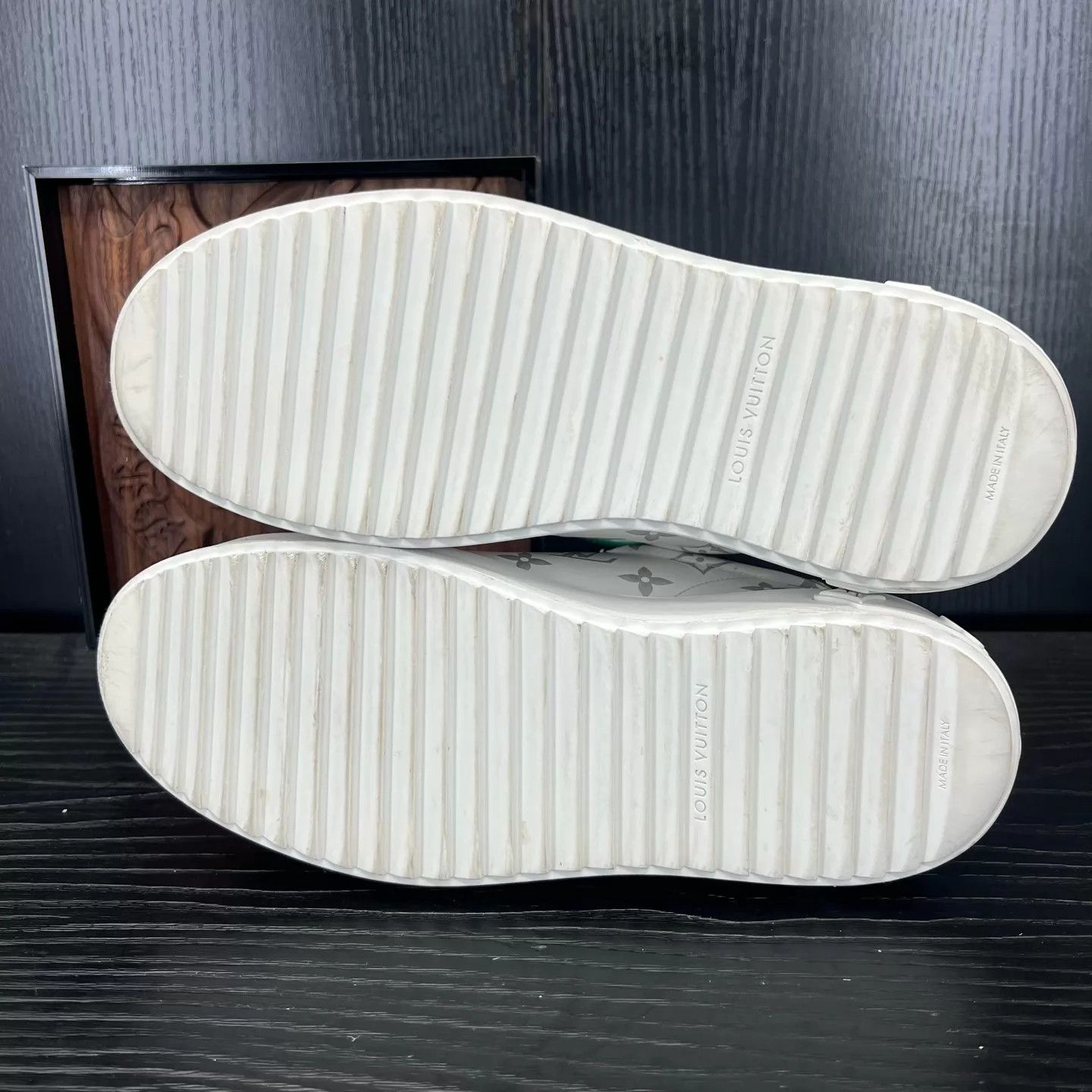 Louis Vuitton LV Time Out Silver/White Sneaker 38 Original Box Like New Size US 7.5 / IT 37.5 - 7 Thumbnail