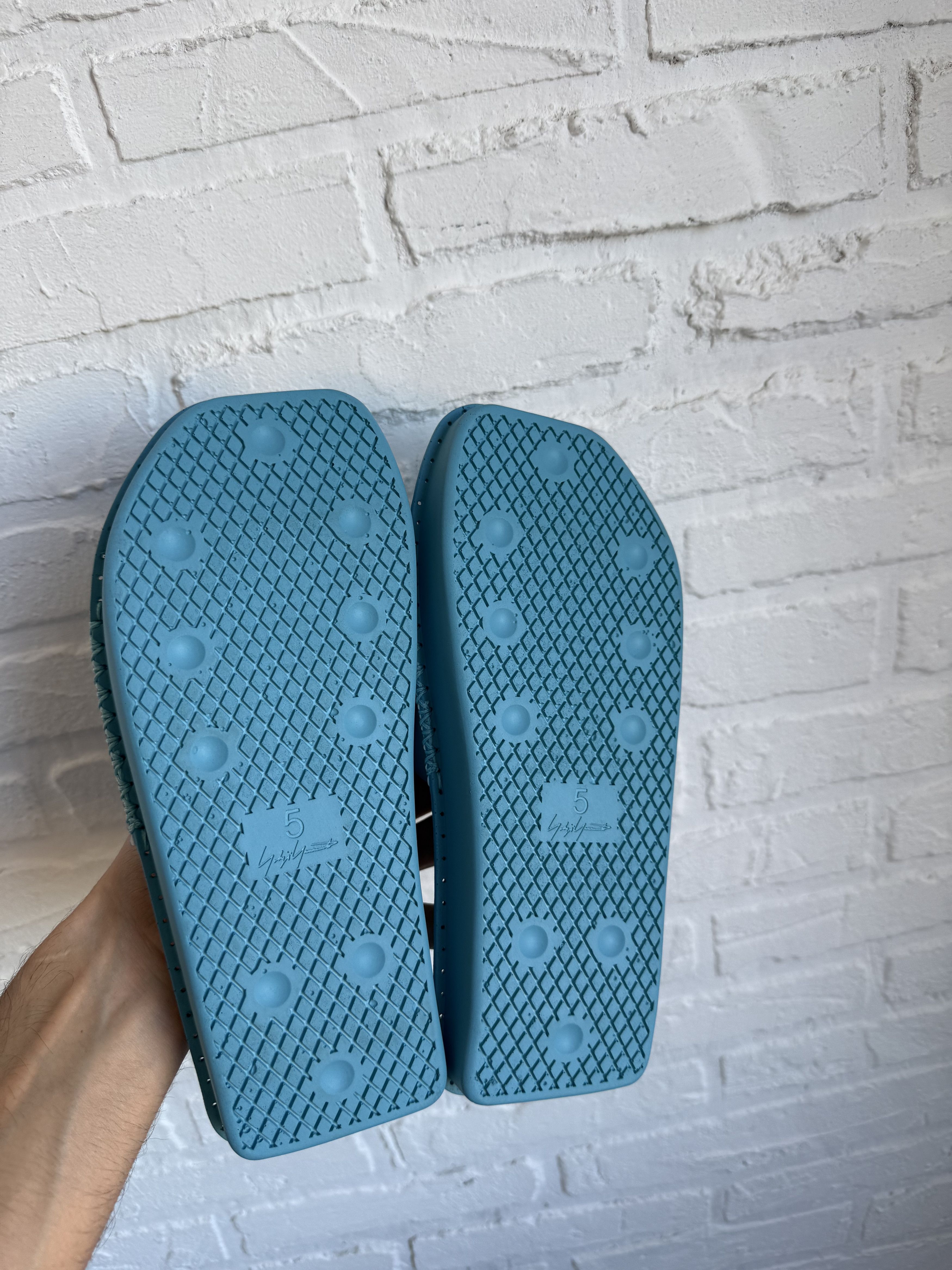 Y-3 Adidas Y-3 Yohji Yamamoto water slides Size US 5 / EU 37 - 2 Thumbnail