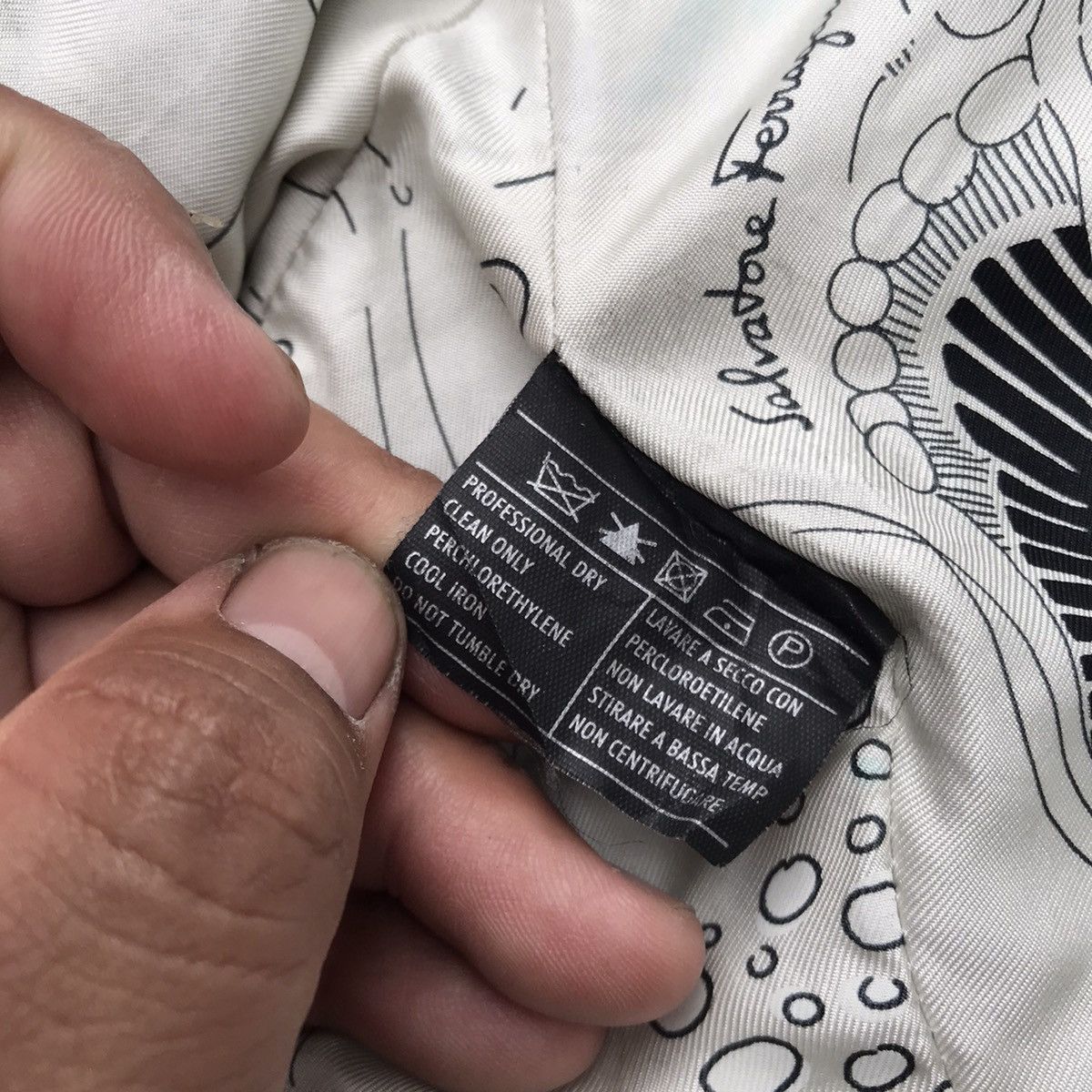 Beauty Beast × Salvatore Ferragamo Vintage Salvatore Ferragamo Jacket Size S / US 4 / IT 40 - 12 Thumbnail