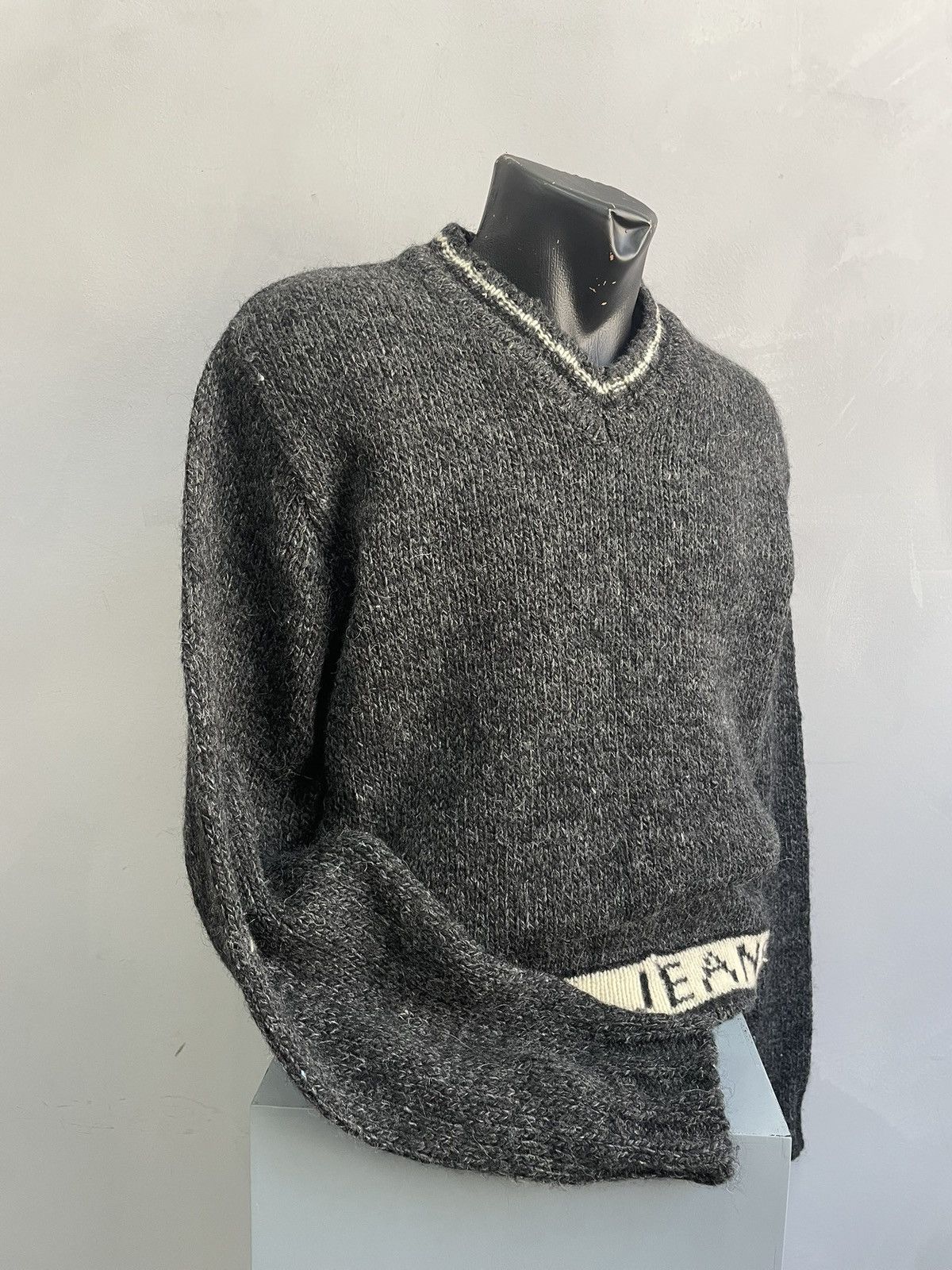 Dolce & Gabbana Dolce gabbana big logo sweater y2k v neck sweater Size US XL / EU 56 / 4 - 4 Thumbnail