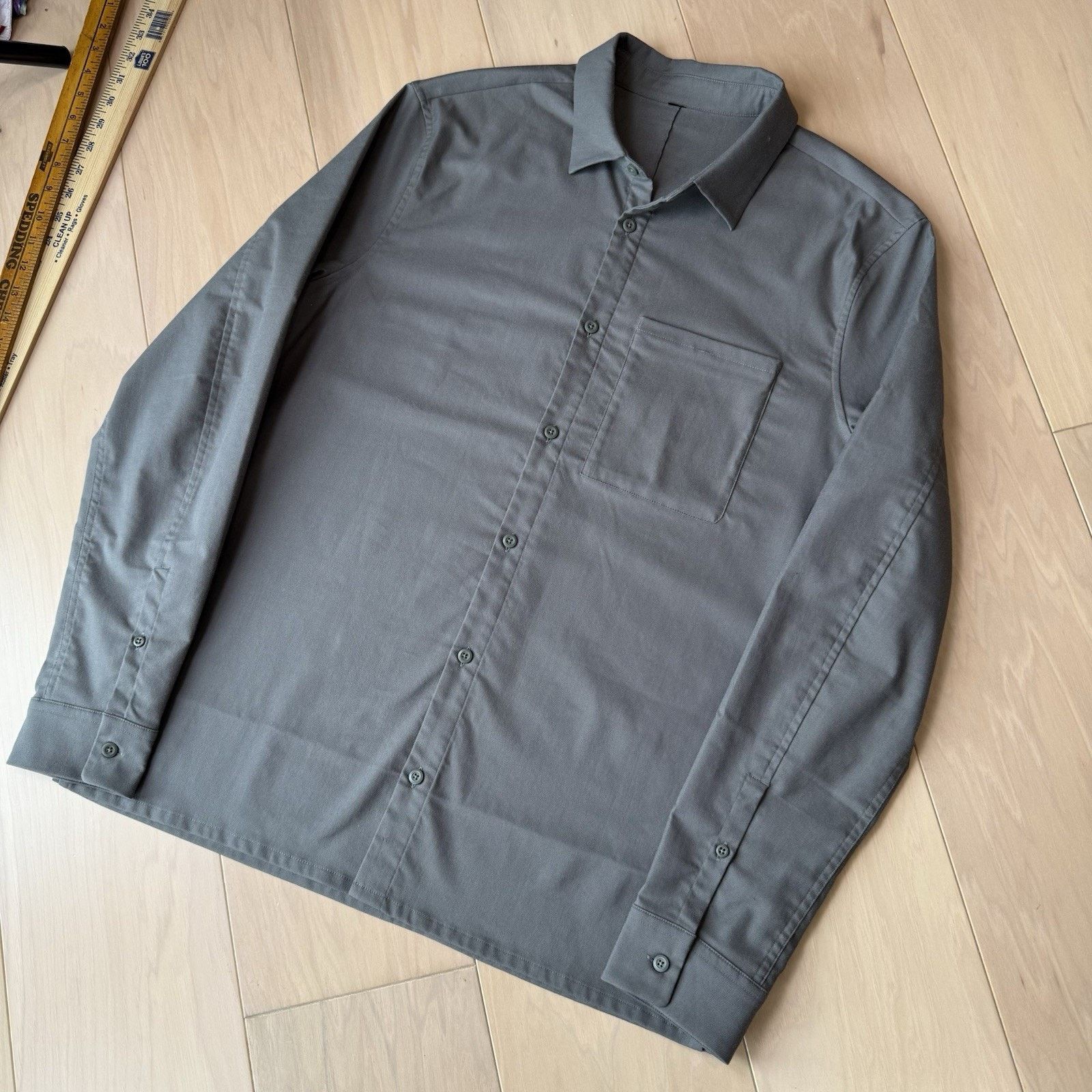 Lululemon Lululemon Utility Shirt L Dark Gray Long Sleeve Minimalist Size US L / EU 52-54 / 3 - 10 Thumbnail