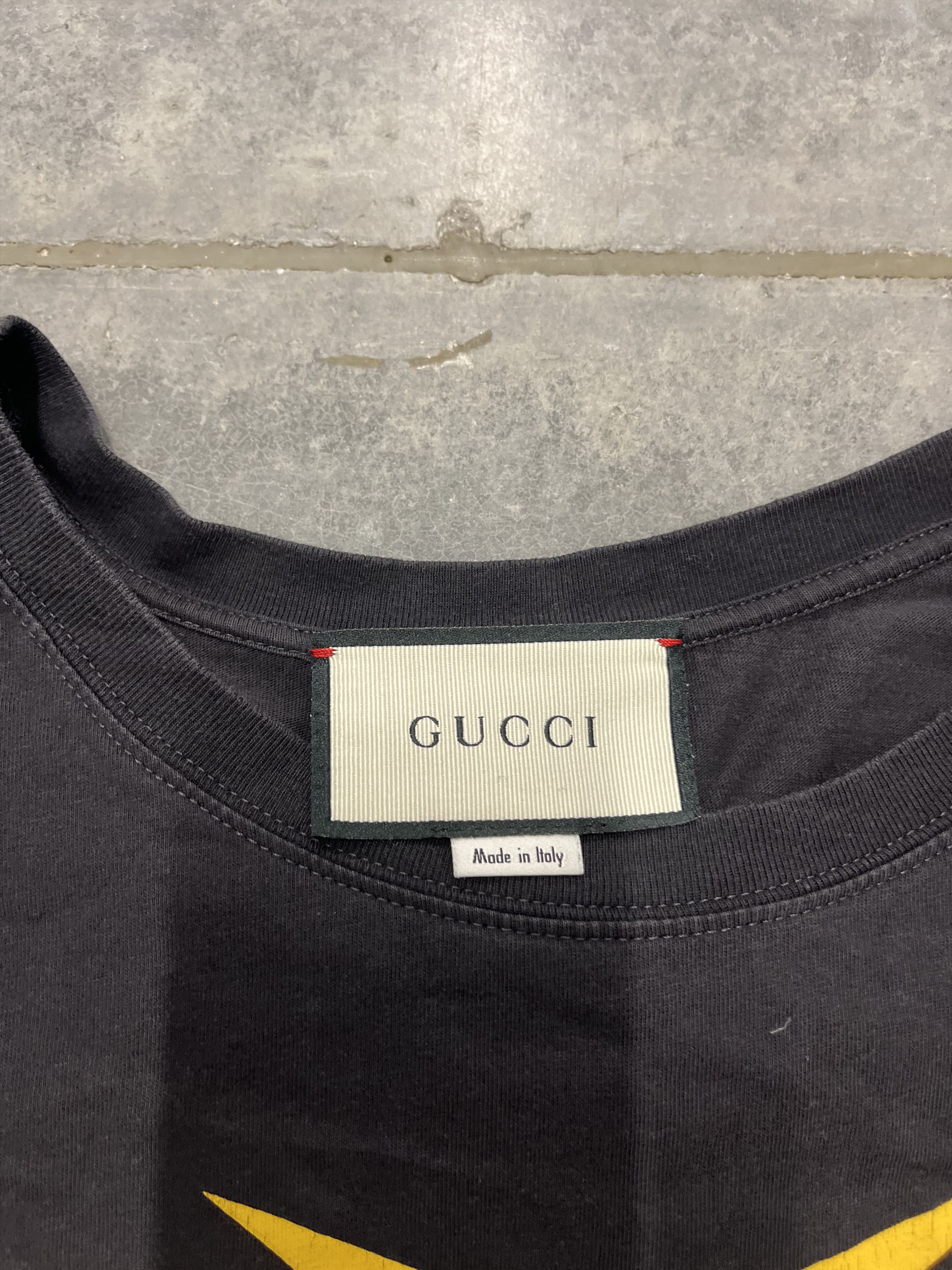 Gucci GUCCI Metal Logo T-Shirt in Black Sz L Size US L / EU 52-54 / 3 - 2 Thumbnail