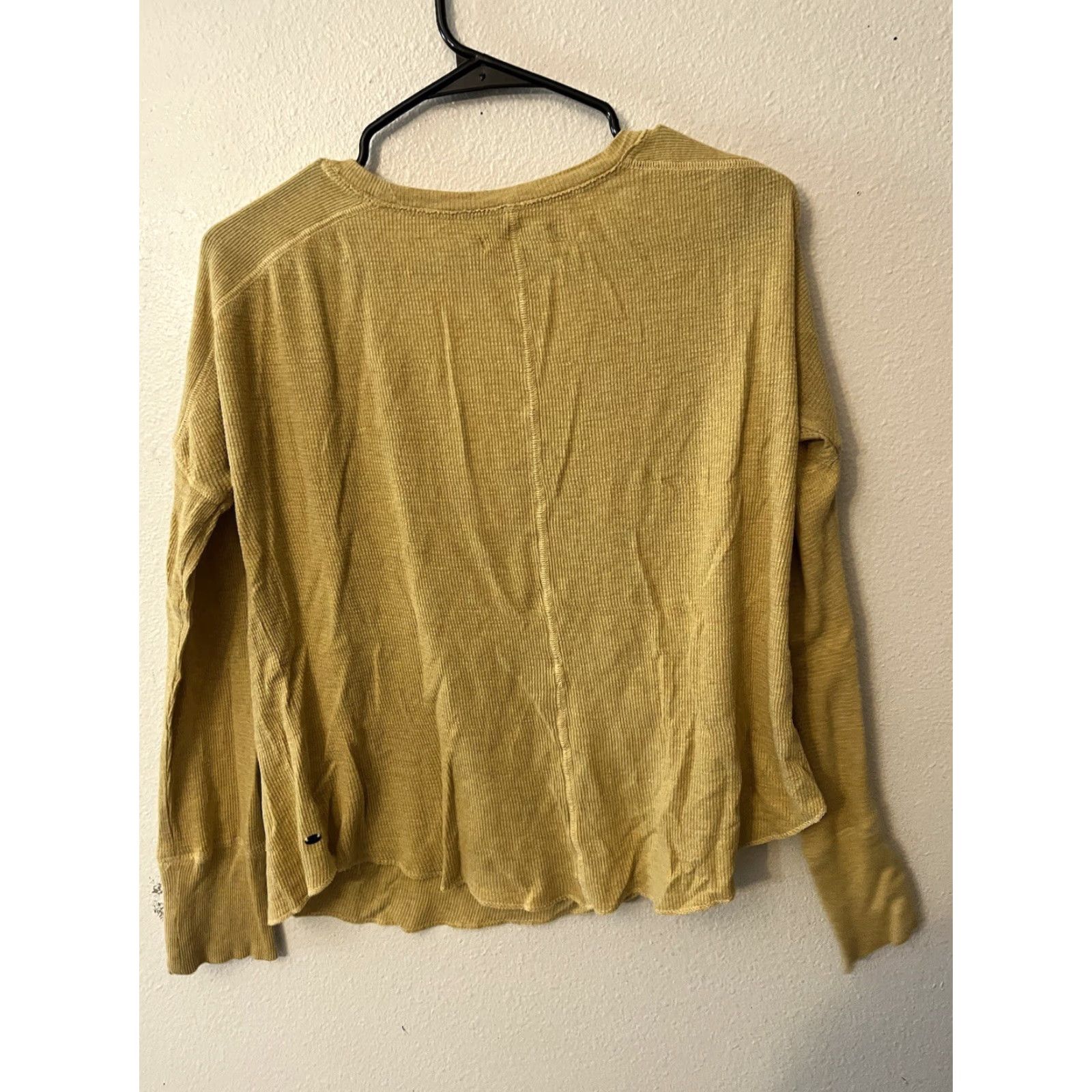 American Eagle Outfitters VINTAGE American Eagle Womens S Yellow Button-Up Long Sleeve Henley Thermal Knit Shirt Size S / US 4 / IT 40 - 3 Thumbnail