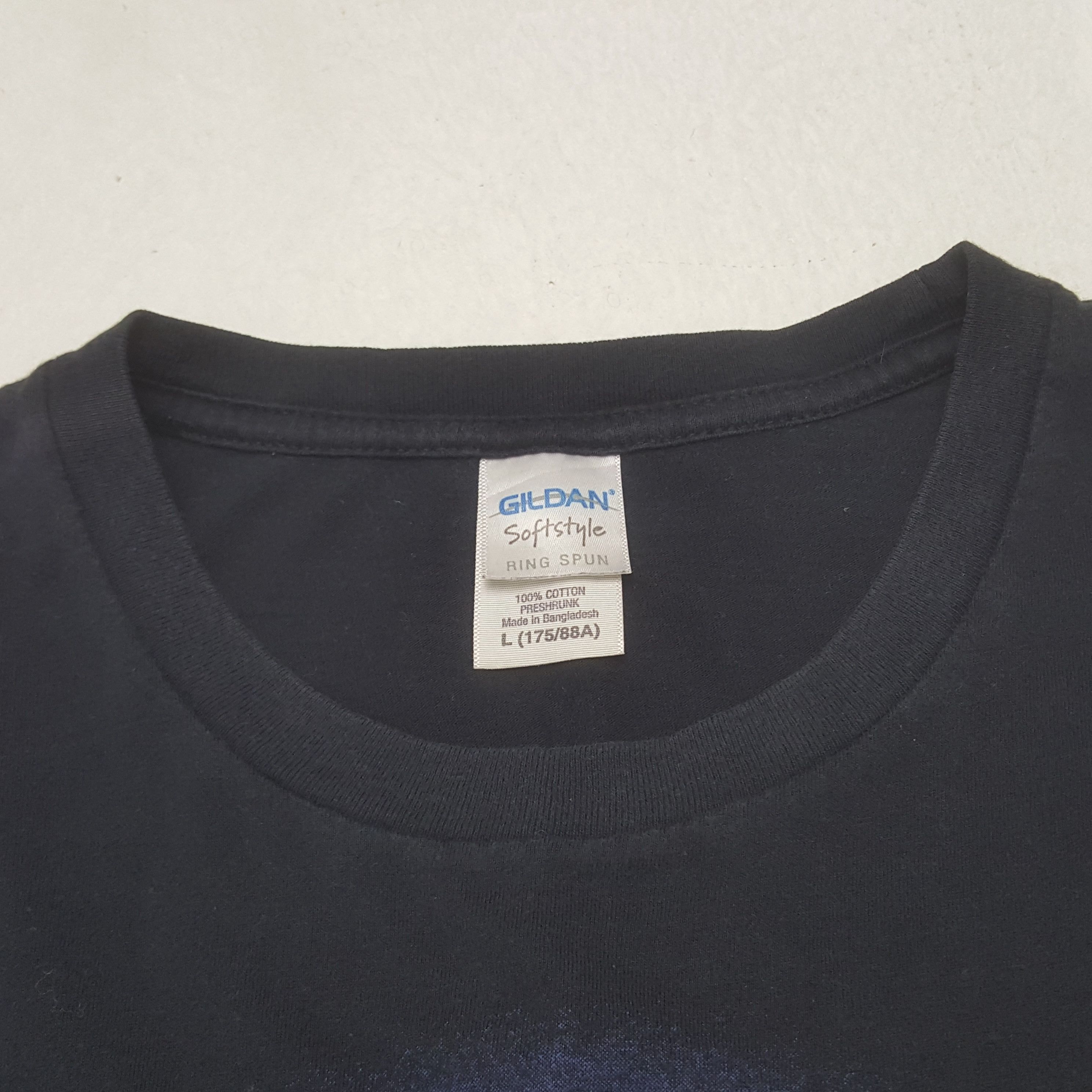 Band Tees Vintage The Avril Lavigne Tour Solo Singer Tshirt C301N46 Size US M / EU 48-50 / 2 - 5 Thumbnail