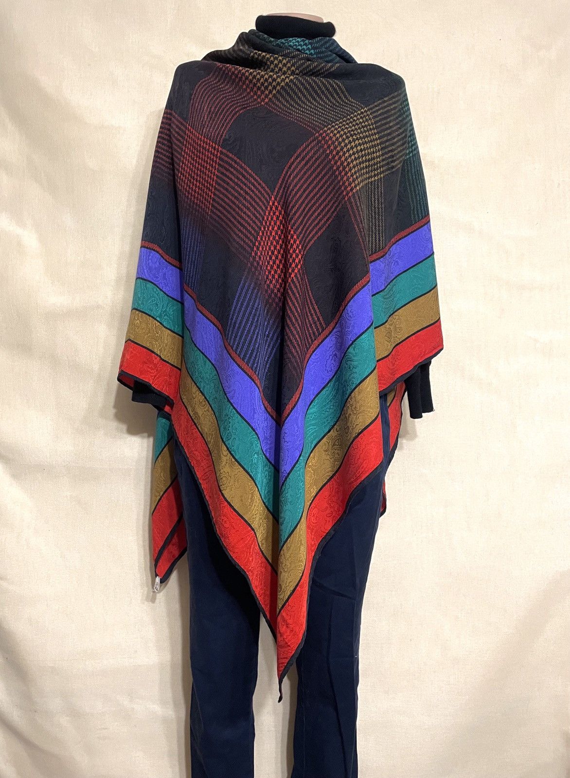 SikSilk × Vintage Carla Ri vintage jacquard large silk scarf / shawl Size ONE SIZE - 1 Thumbnail