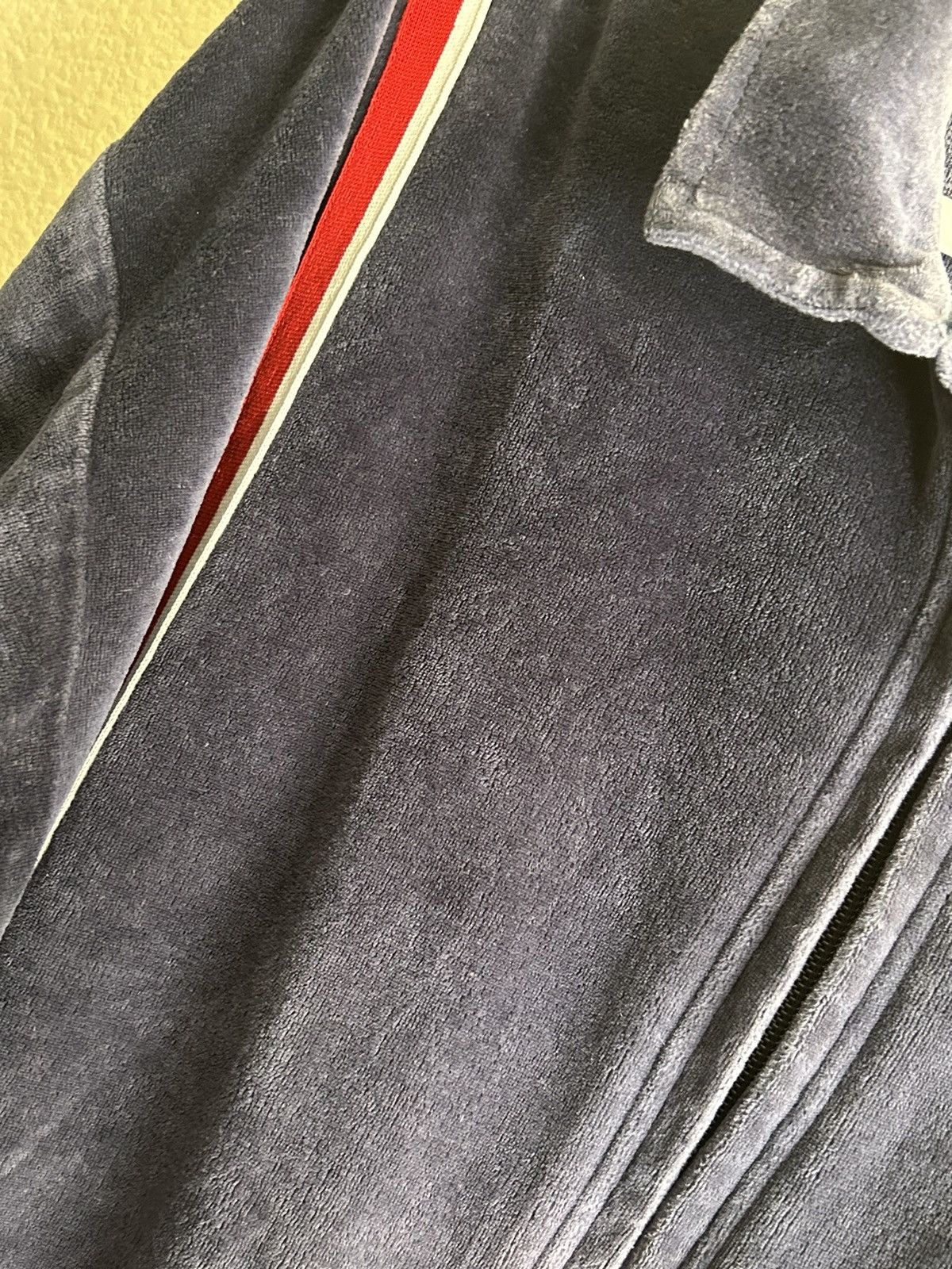 Nike × Vintage Vintage Nike Velour Short sleeve Zip Up Size US L / EU 52-54 / 3 - 4 Thumbnail
