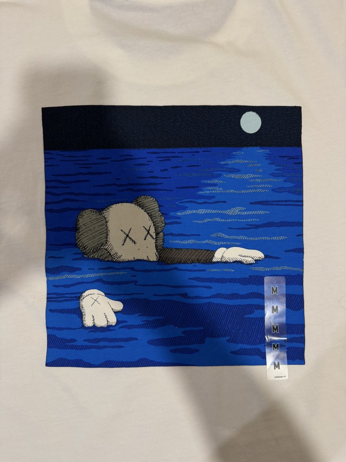 Kaws × Uniqlo KAWS x Uniqlo UT Artbook Cover Tee White | Size M Size US M / EU 48-50 / 2 - 4 Thumbnail