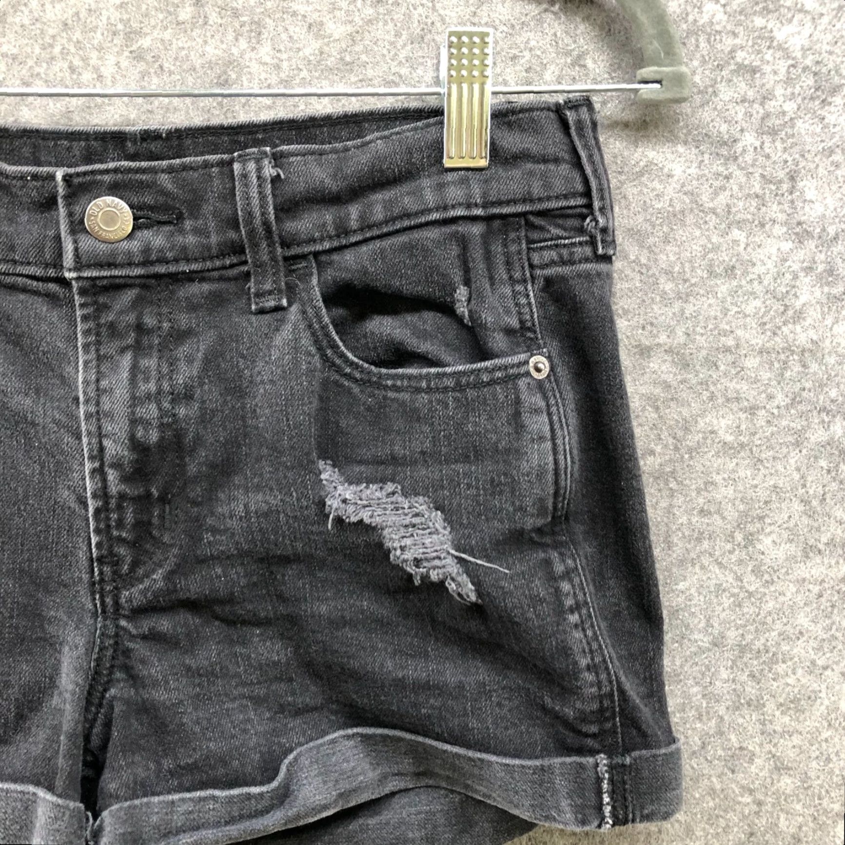 Old Navy Old Navy Womens Shorts Mid Rise Boyfriend Black Denim Roll Cuff Distressed 2 Size 26" / US 2 / IT 38 - 3 Thumbnail