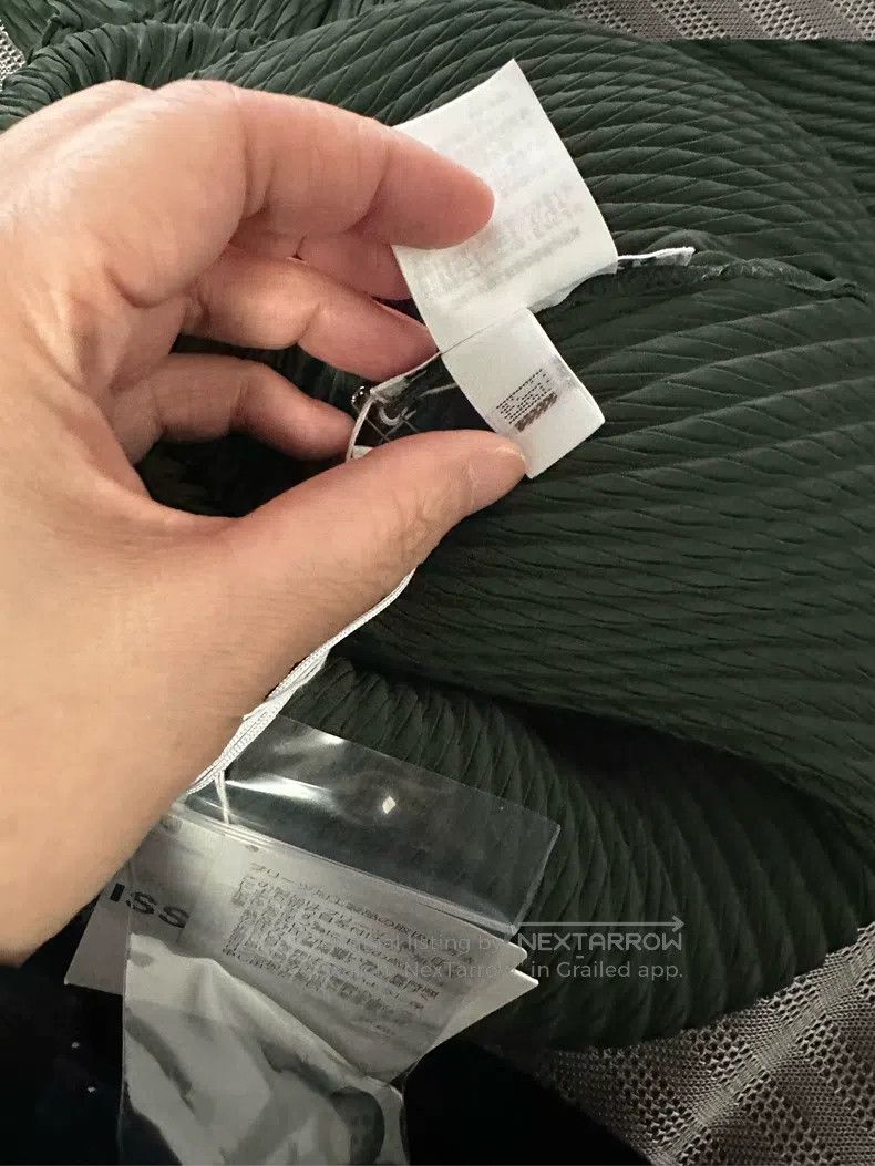 Issey Miyake Issey Miyake Dark green fish scale cardigan Size M / US 6-8 / IT 42-44 - 4 Thumbnail