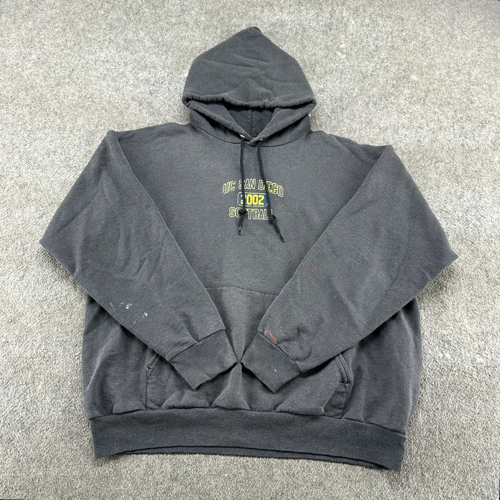 Hanes VINTAGE UC San Diego Softball Hoodie Mens L Grey Pullover Cotton Dark 2002 Y2K Size US L / EU 52-54 / 3 - 2 Thumbnail