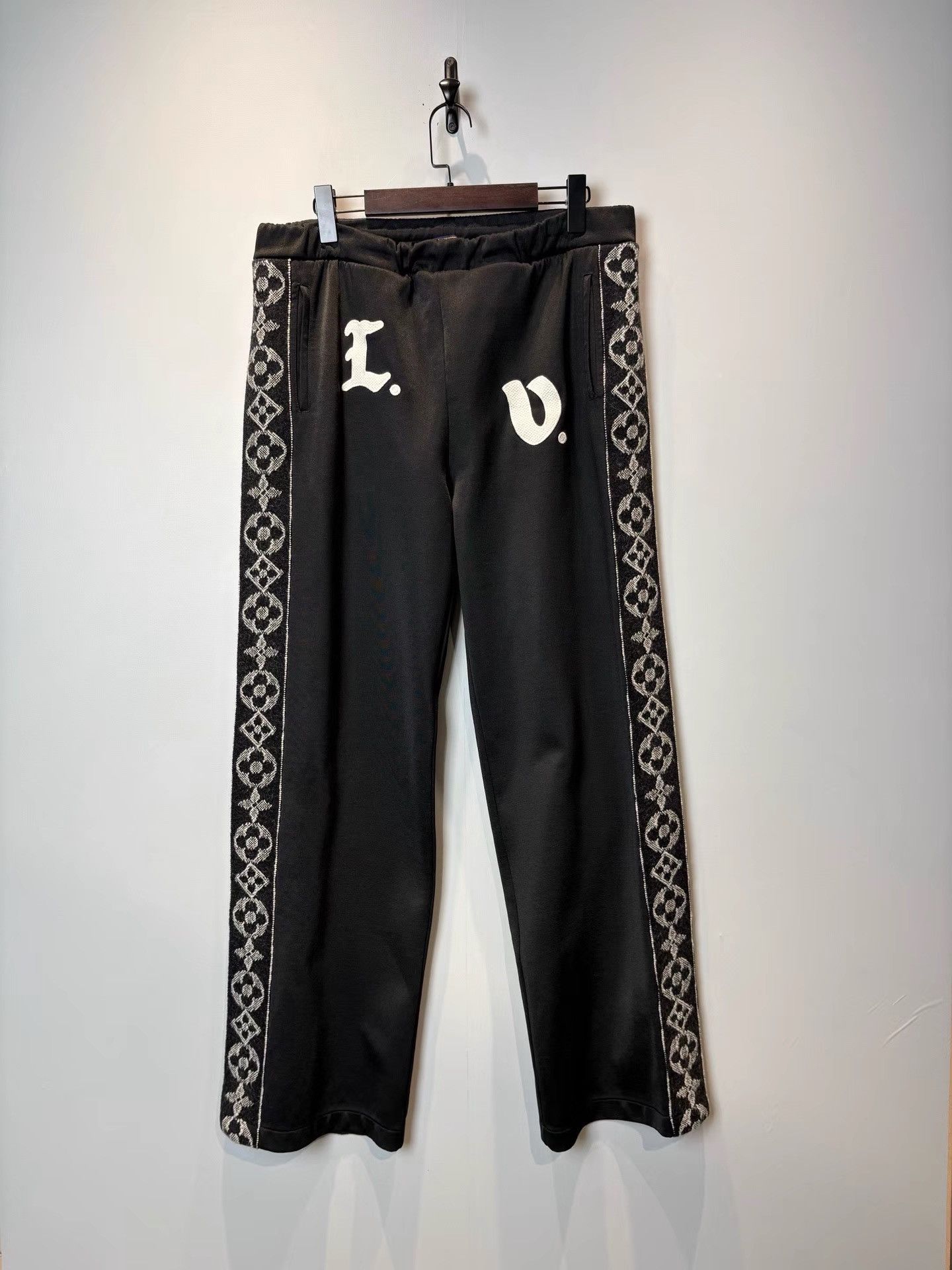 Louis Vuitton Louis Vuitton Striped Embroidered Letter Trousers K36 Size US 39 - 1 Thumbnail