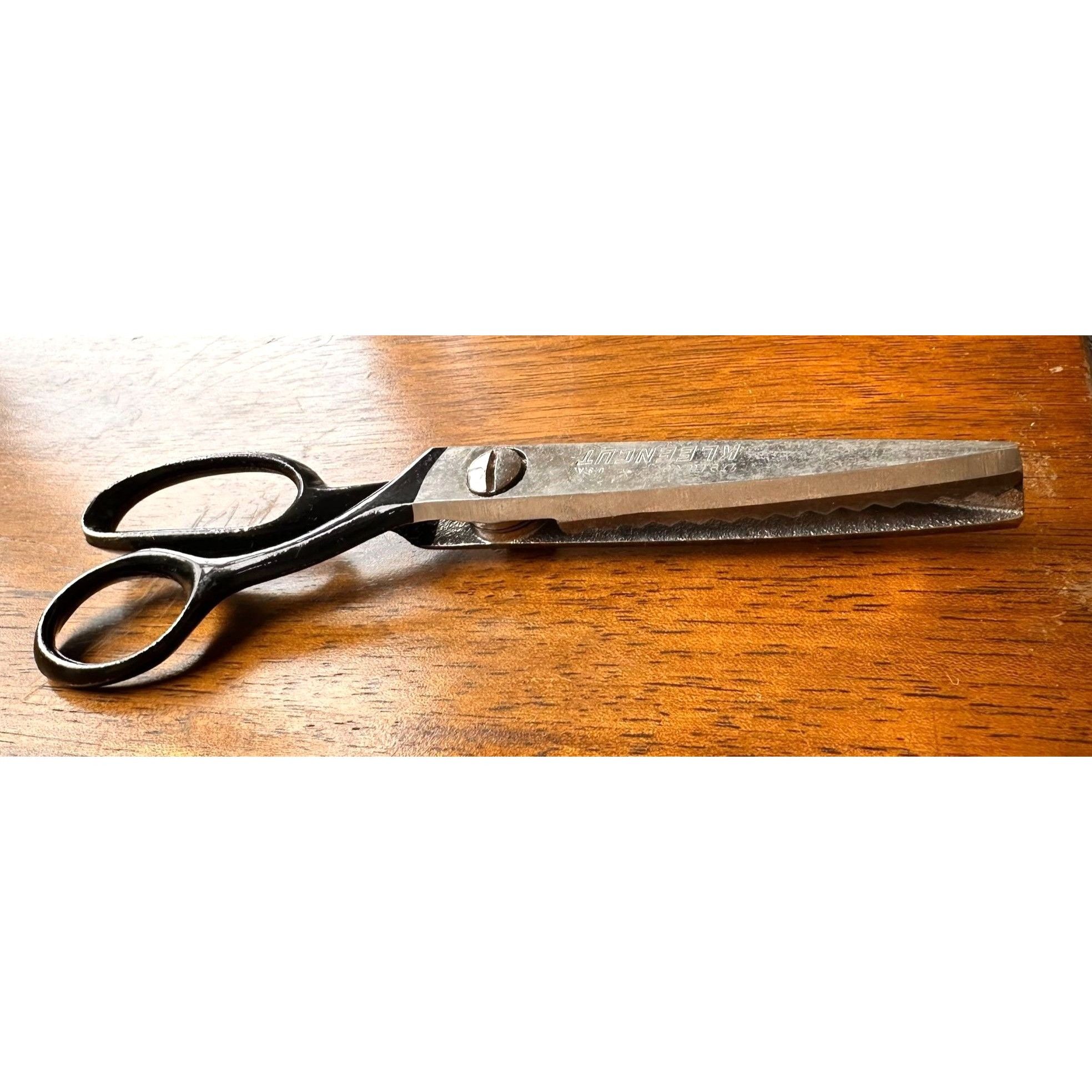 Vintage ViTG 50s Kleencut Pinking Shears Automatic Stop Good Houseke Size ONE SIZE - 5 Thumbnail