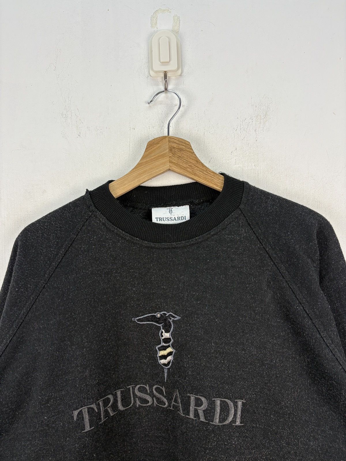 Trussardi Vintage Trussardi Embroidered Design Sweatshirt Size US L / EU 52-54 / 3 - 3 Thumbnail
