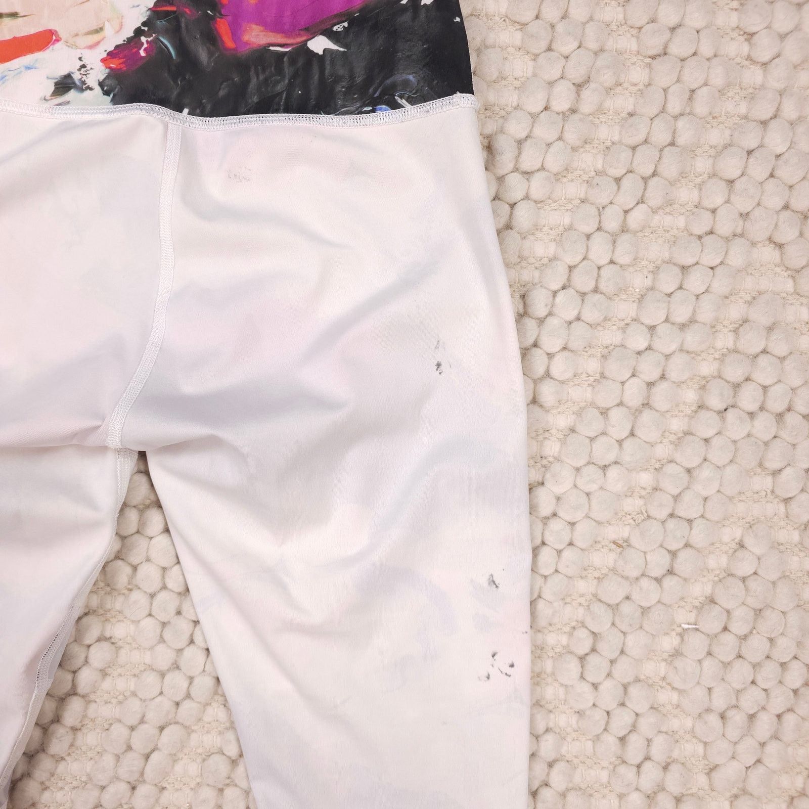 Lululemon Lululemon High Times Leggings Pigment Wave Multi White Size 28" / US 6 / IT 42 - 8 Thumbnail