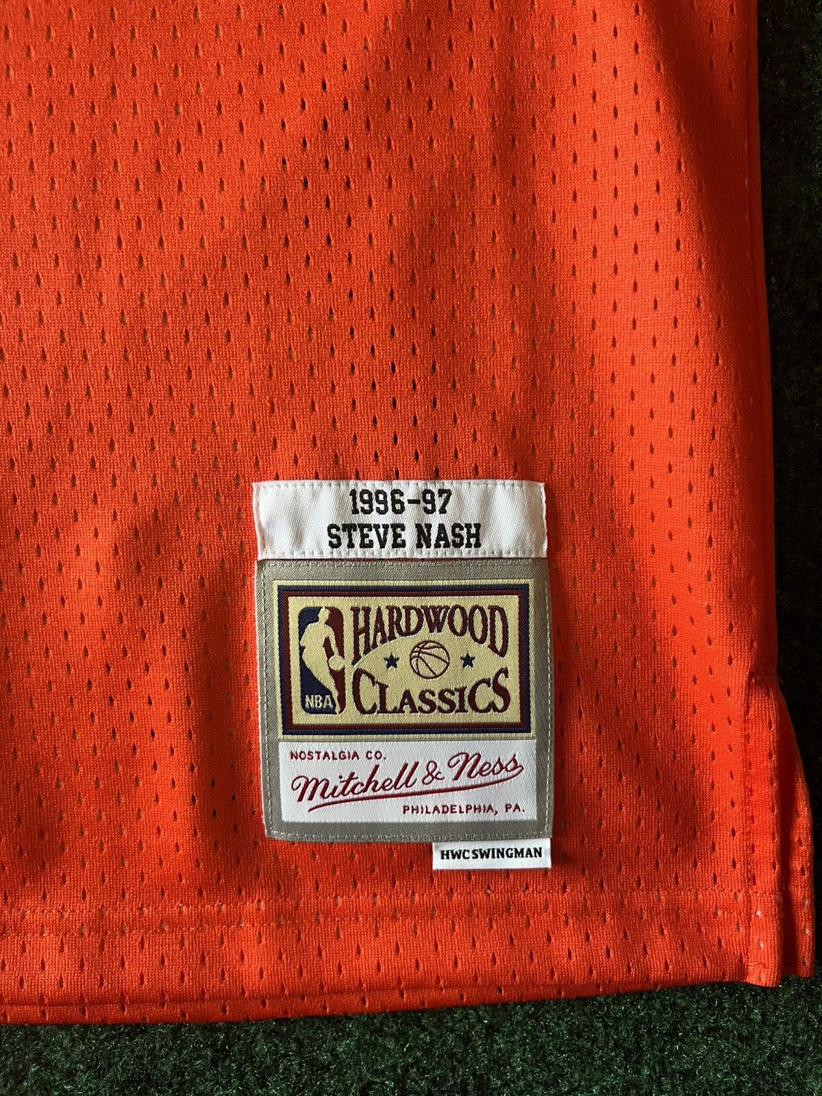Mitchell & Ness STEVE NASH MITCHELL & NESS 96-97 HARDWOOD CLASSICS JERSEY Size US M / EU 48-50 / 2 - 2 Thumbnail