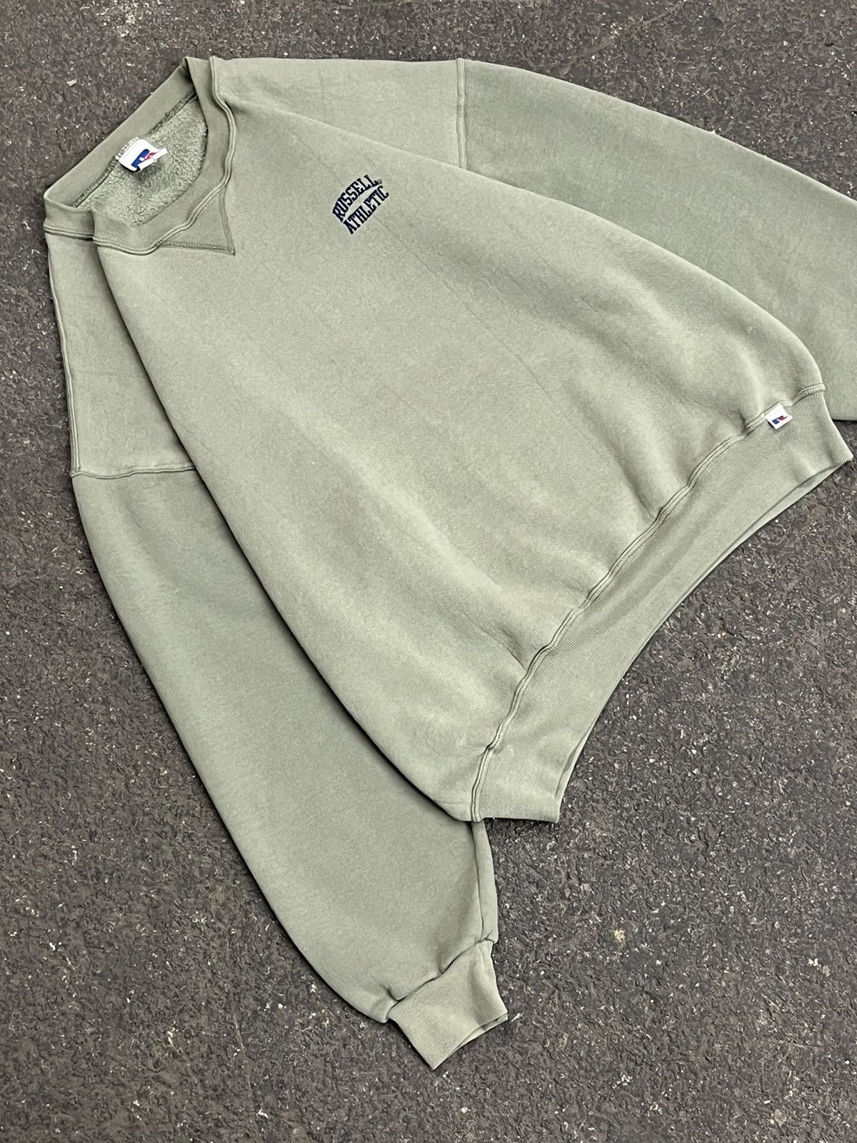 Russell Athletic × Vintage Russell athletic pistachio green earth tone boxy fit rare Size US XL / EU 56 / 4 - 5 Thumbnail