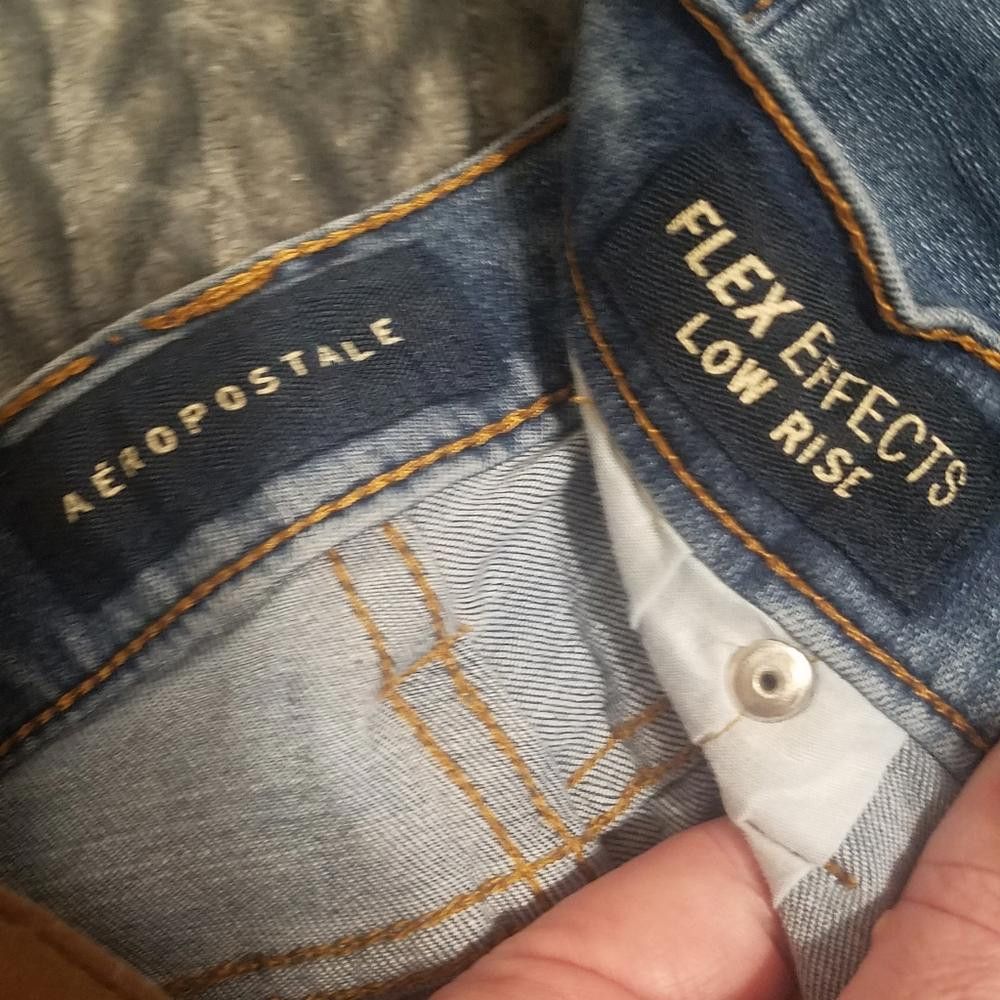 Aeropostale Aeropostale Flex Effects Low Rise Distressed Jeans Size 6 Size 28" / US 6 / IT 42 - 4 Thumbnail