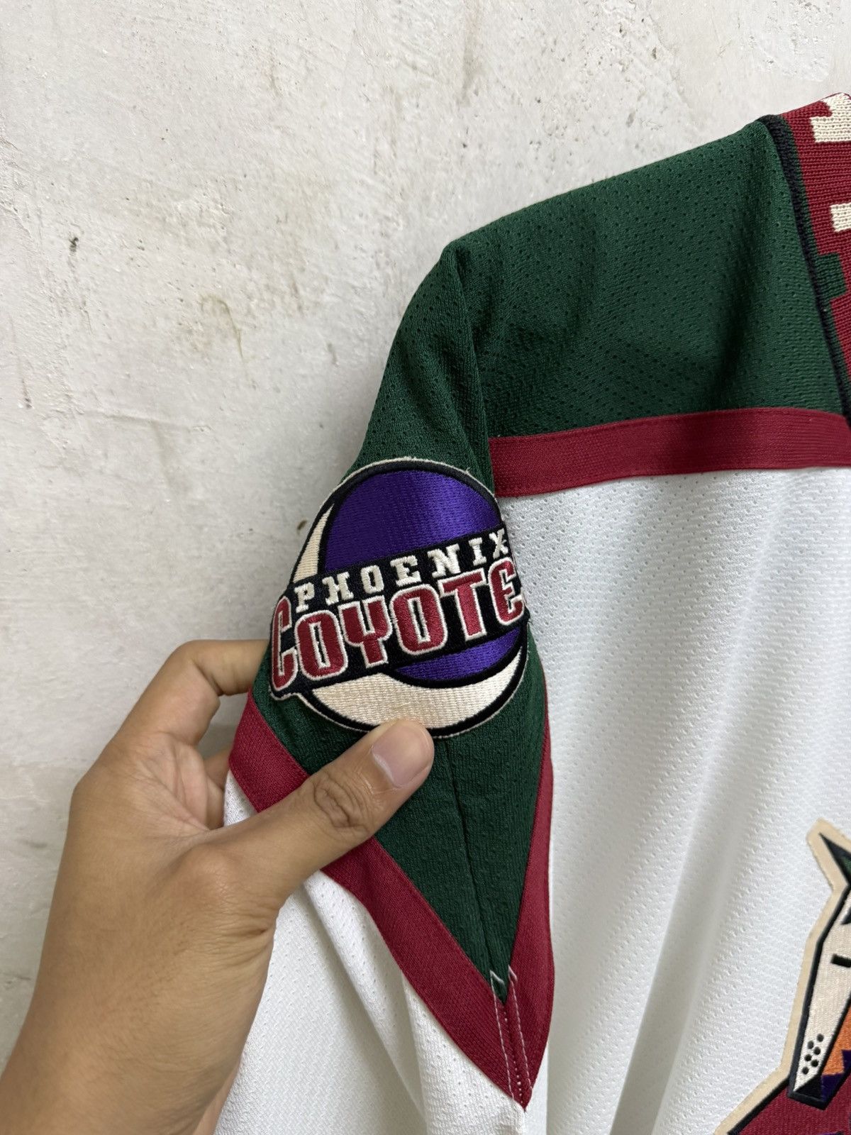 Ccm Vintage 90s Phoenix Coyotes Home Jersey Arizona NHL Size US XXL / EU 58 / 5 - 5 Thumbnail