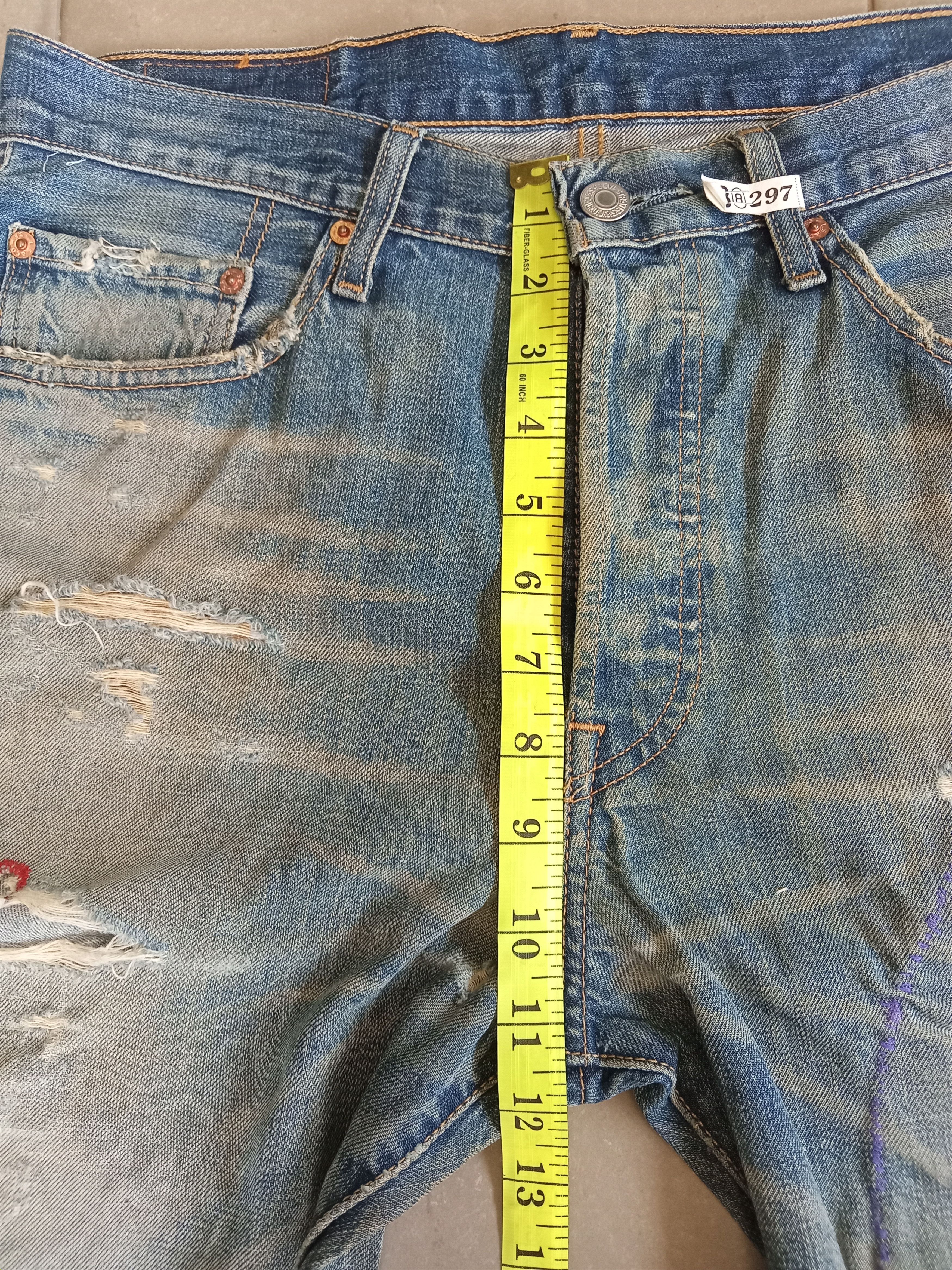 Levi's × Vintage Vintage Levi's 501 Distressed Jeans Size US 33 - 5 Thumbnail