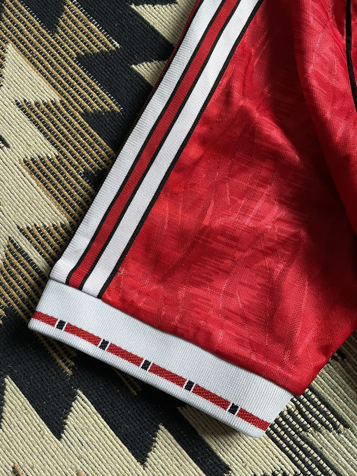 Vintage Vintage 90-92’s Adidas Manchester United Retro Jersey Size US S / EU 44-46 / 1 - 9 Thumbnail