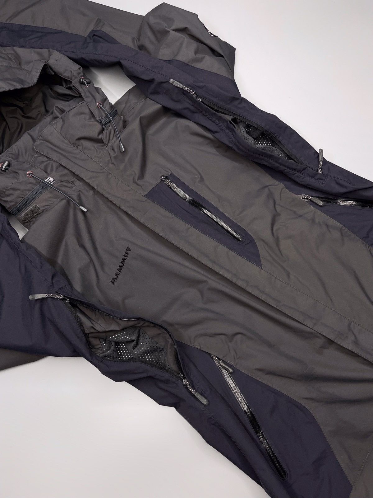 Goretex Vintage Mammut Gore-Tex DryTech Jacket Size US M / EU 48-50 / 2 - 13 Thumbnail