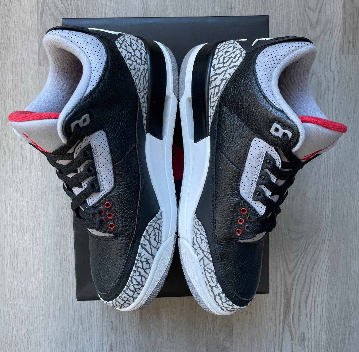 Jordan Brand Size 8.5 - Nike Air Jordan 3 Retro OG Black Cement 2018 VNDS Size US 8.5 / EU 41-42 - 8 Thumbnail