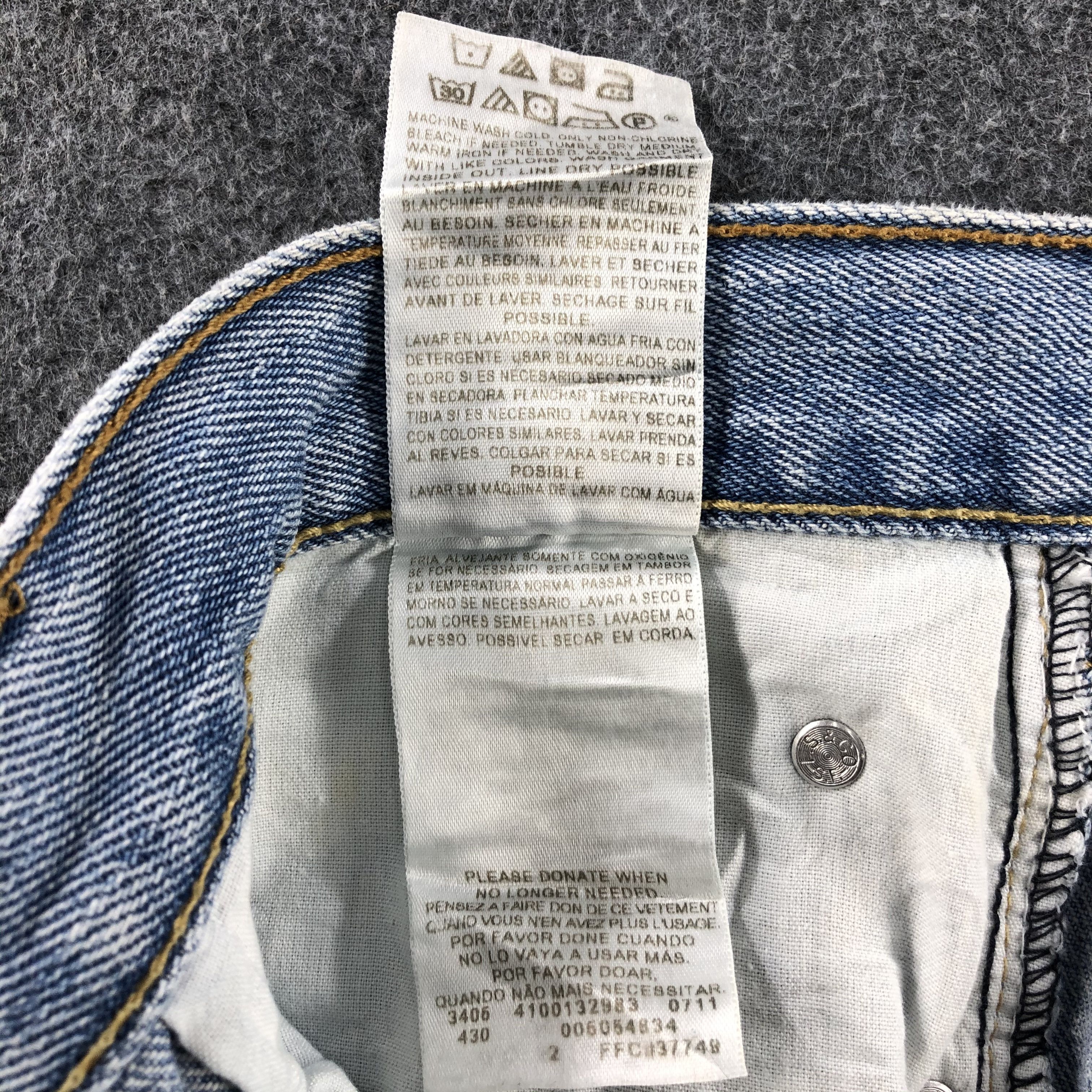 Levi's Vintage Light Wash Levis 505 Jeans-J1265 Size US 35 - 10 Thumbnail