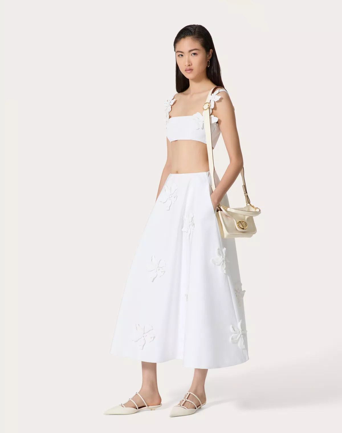 Valentino o1s1wg110525 Embroidered Compact Midi Skirt in White Size 27" / US 4 / IT 40 - 3 Thumbnail
