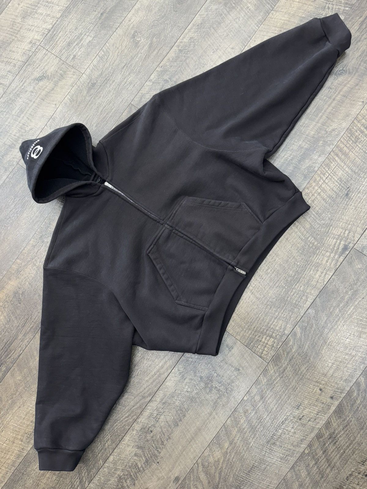 Balenciaga BB UNITY BOXY ZIP-UP HOODIE BLACK (XS) Size US XS / EU 42 / 0 - 1 Thumbnail