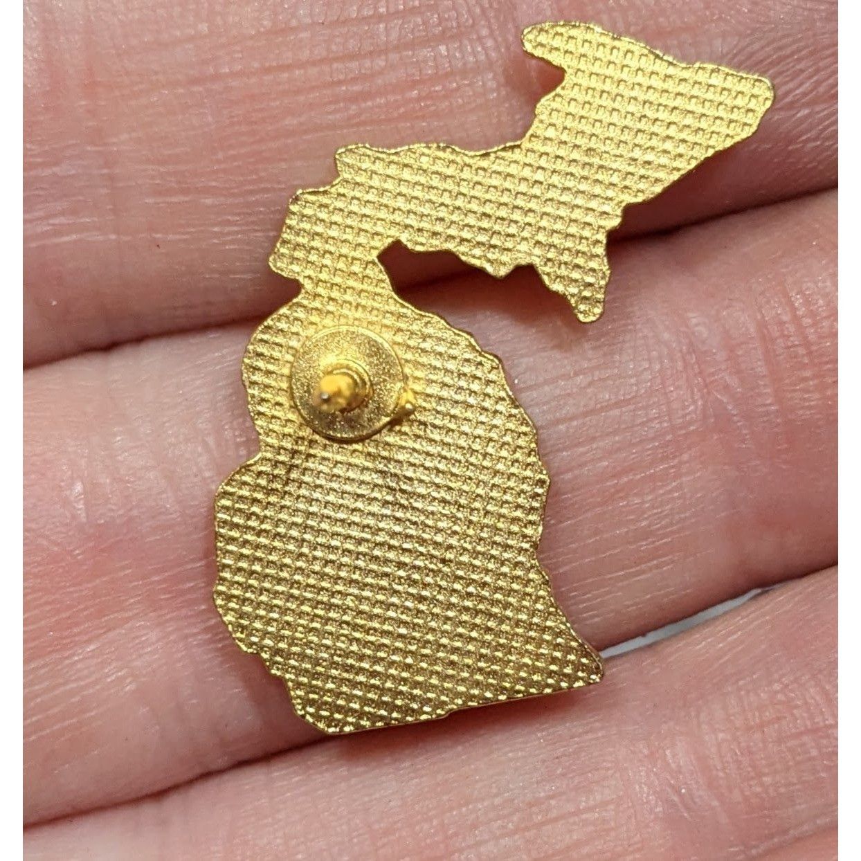Other Vintage Michigan State Shaped Gold Tone Lapel Pin With Bear Size ONE SIZE - 3 Thumbnail