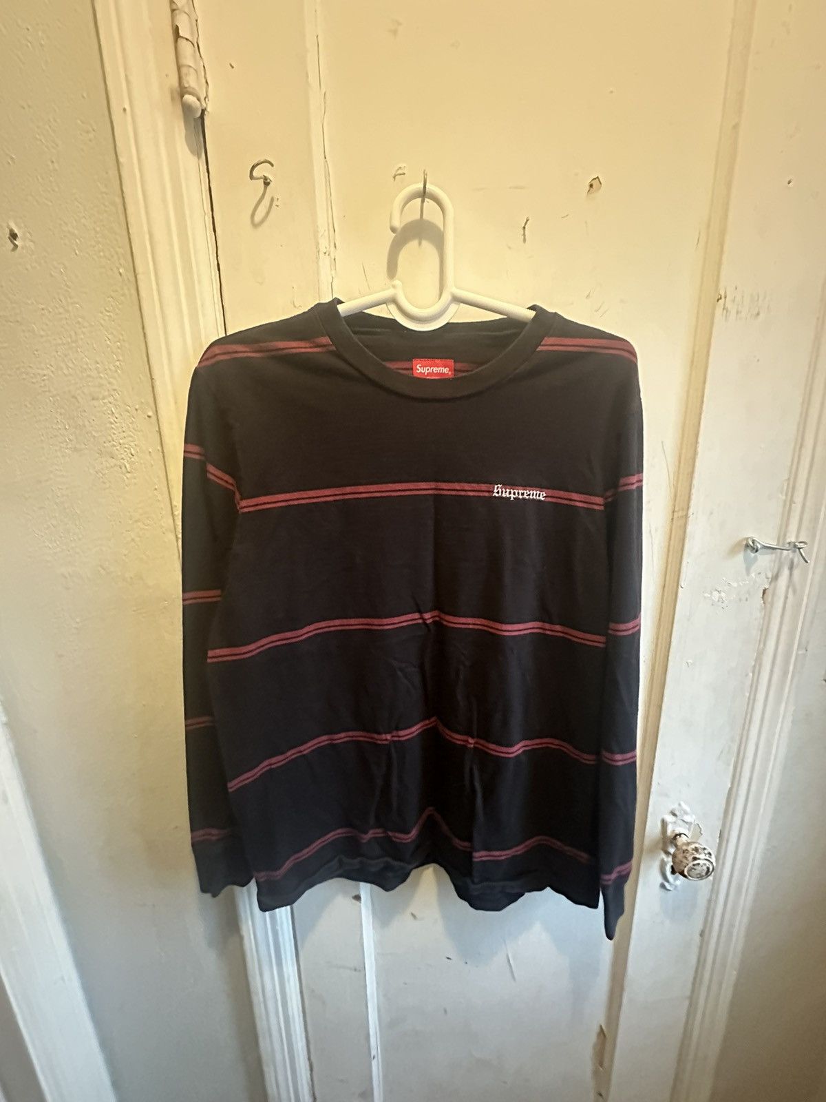 Supreme Supreme old English king sleeve Size US L / EU 52-54 / 3 - 1 Thumbnail