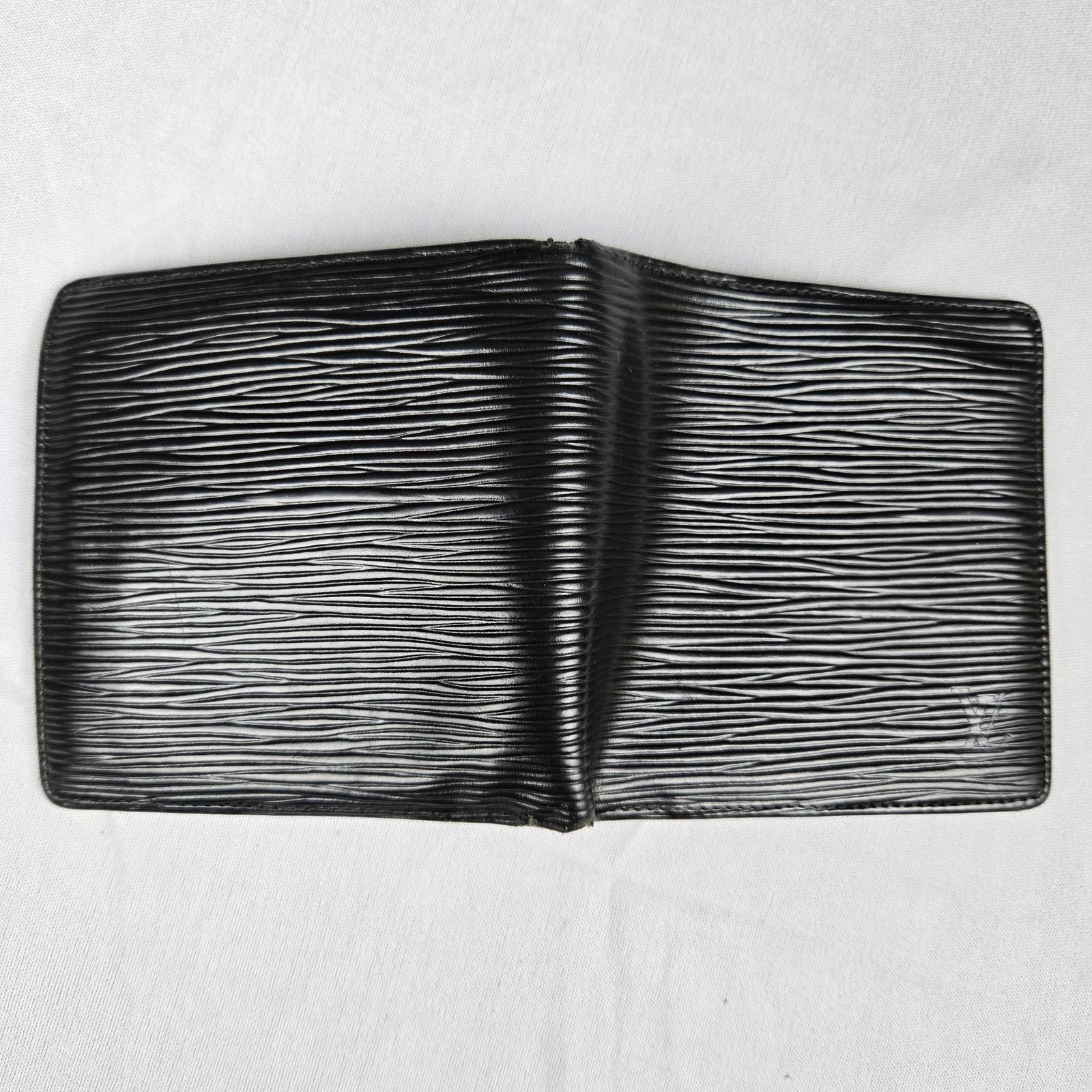 Louis Vuitton Louis Vuitton Black Leather Epi Bifold Wallet Size ONE SIZE - 7 Thumbnail