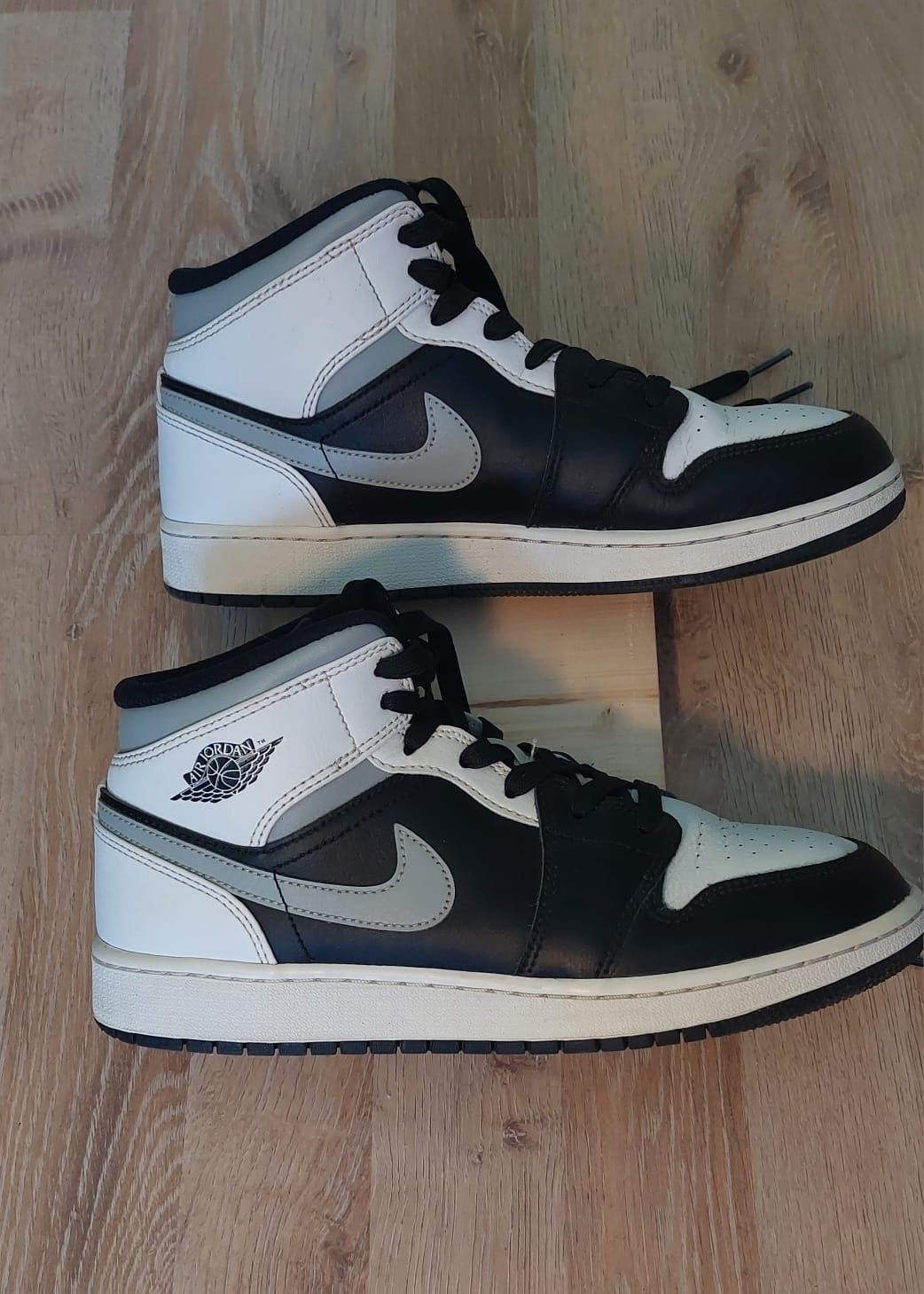 Nike Air Jordan 1 mid Size US 9.5 / IT 39.5 - 1 Thumbnail