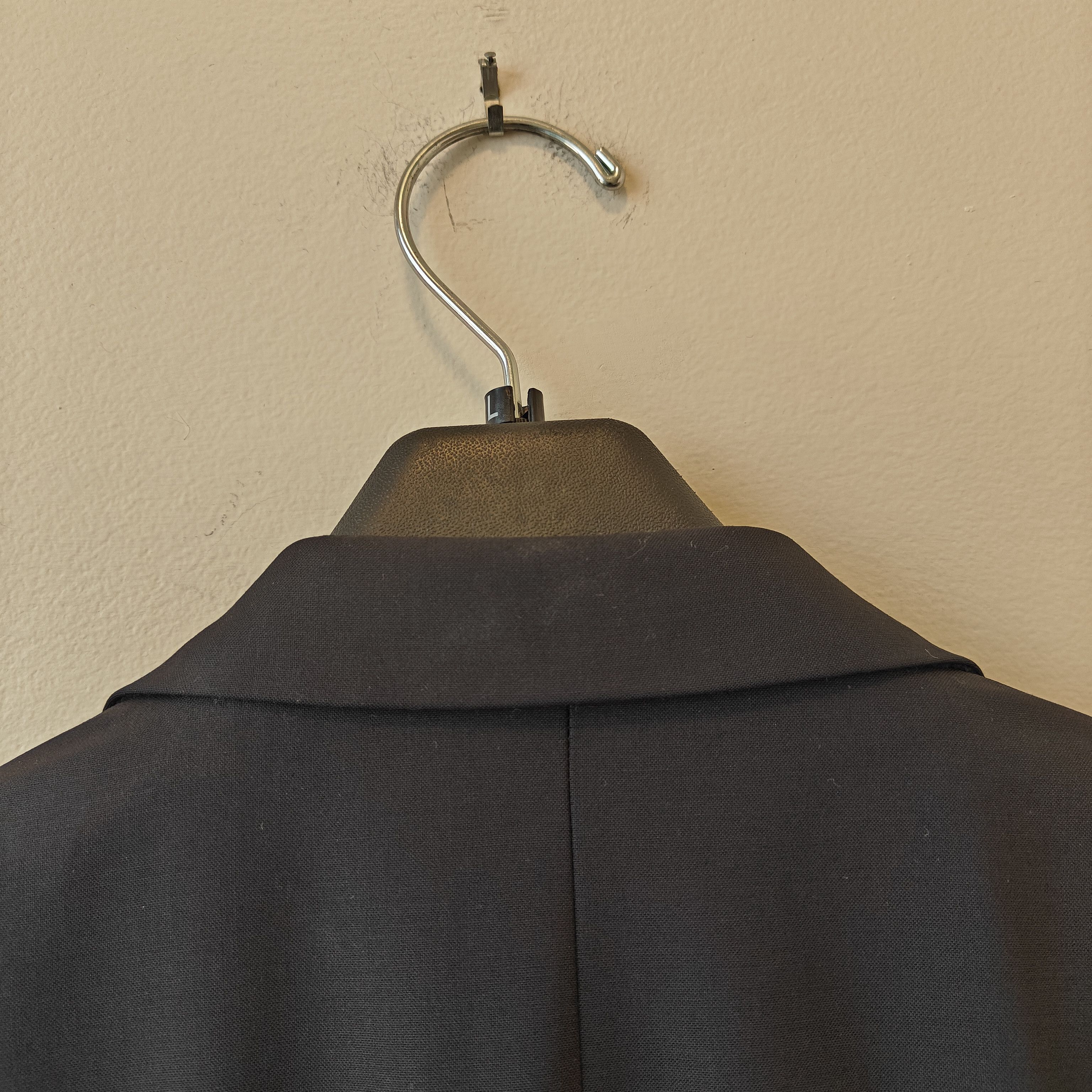 Banana Republic 2000s wool navy suit full set $800 Size 38R - 15 Thumbnail