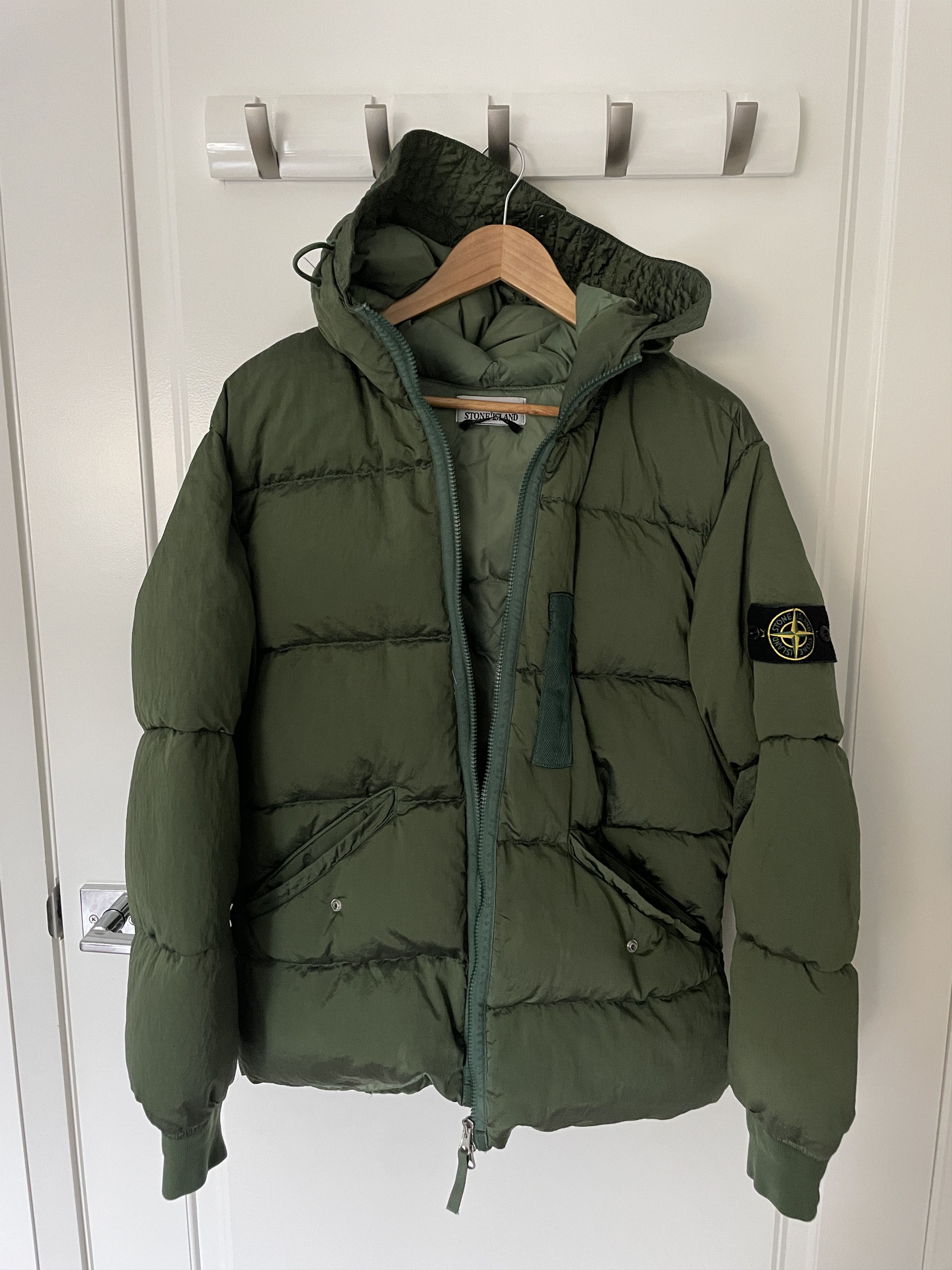 Stone island puffer jacket green on sale