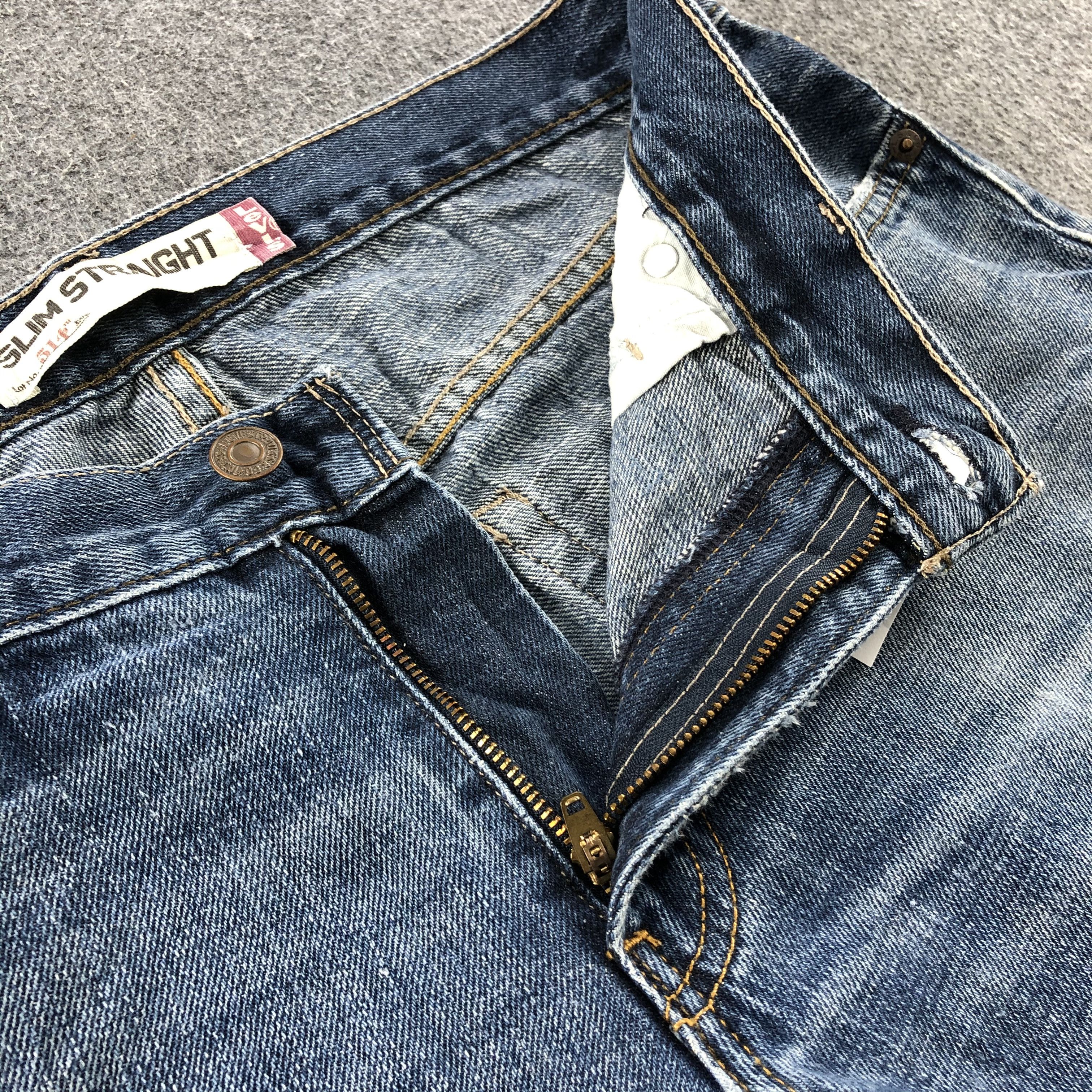 Levi's Vintage Blue Wash Levis 514 Jeans- J1356 Size US 31 - 7 Thumbnail