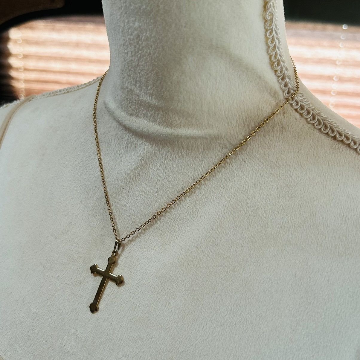 Vintage Vintage gold plated cross pendant on chain necklace Size ONE SIZE - 3 Thumbnail