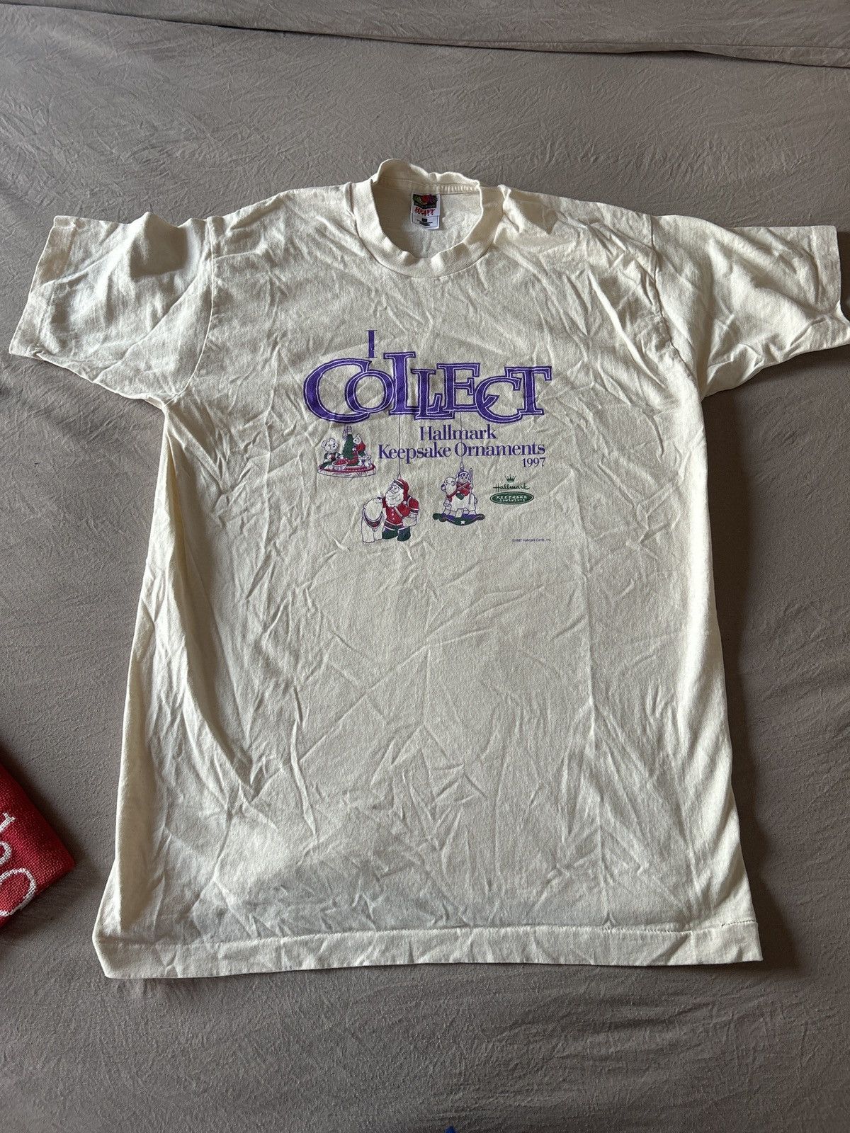 Vintage 1997 Hallmark “I Collect Keepsake Ornaments” T-Shirt Size US XL / EU 56 / 4 - 1 Thumbnail