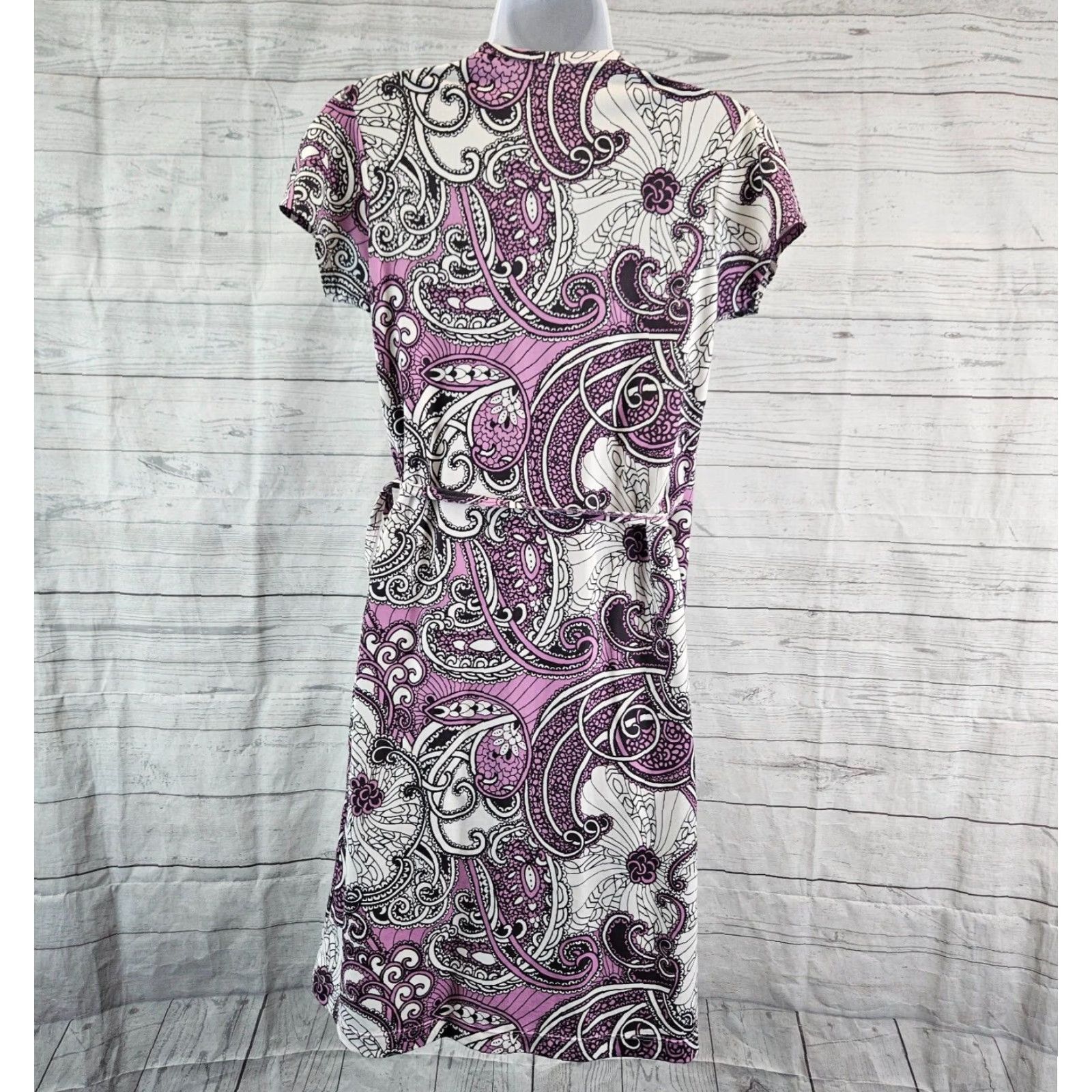 Athleta Athleta Womens Wrap Dress Sz Small Purple White Paisley Short Sleeve Size 28" / US 6 / IT 42 - 4 Thumbnail