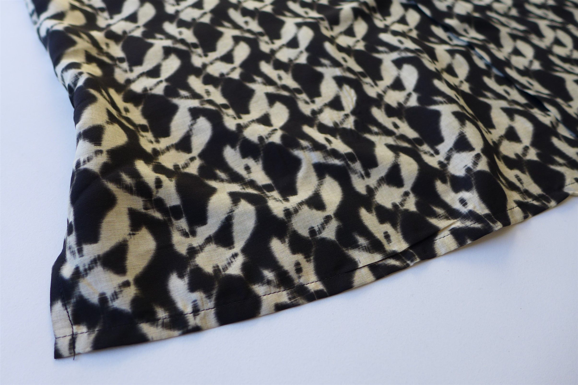 Saint Laurent Paris Saint Laurent Abstract Print Shirt - Noir & Sable Voile Size US M / EU 48-50 / 2 - 11 Thumbnail