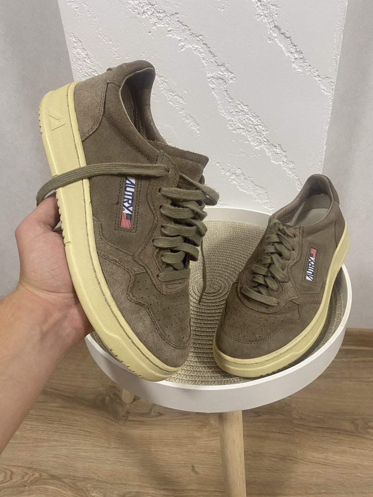 AUTRY Autry Medalist Brown Suede Sneakers Size: 41 Size US 8 / EU 41 - 1 Thumbnail