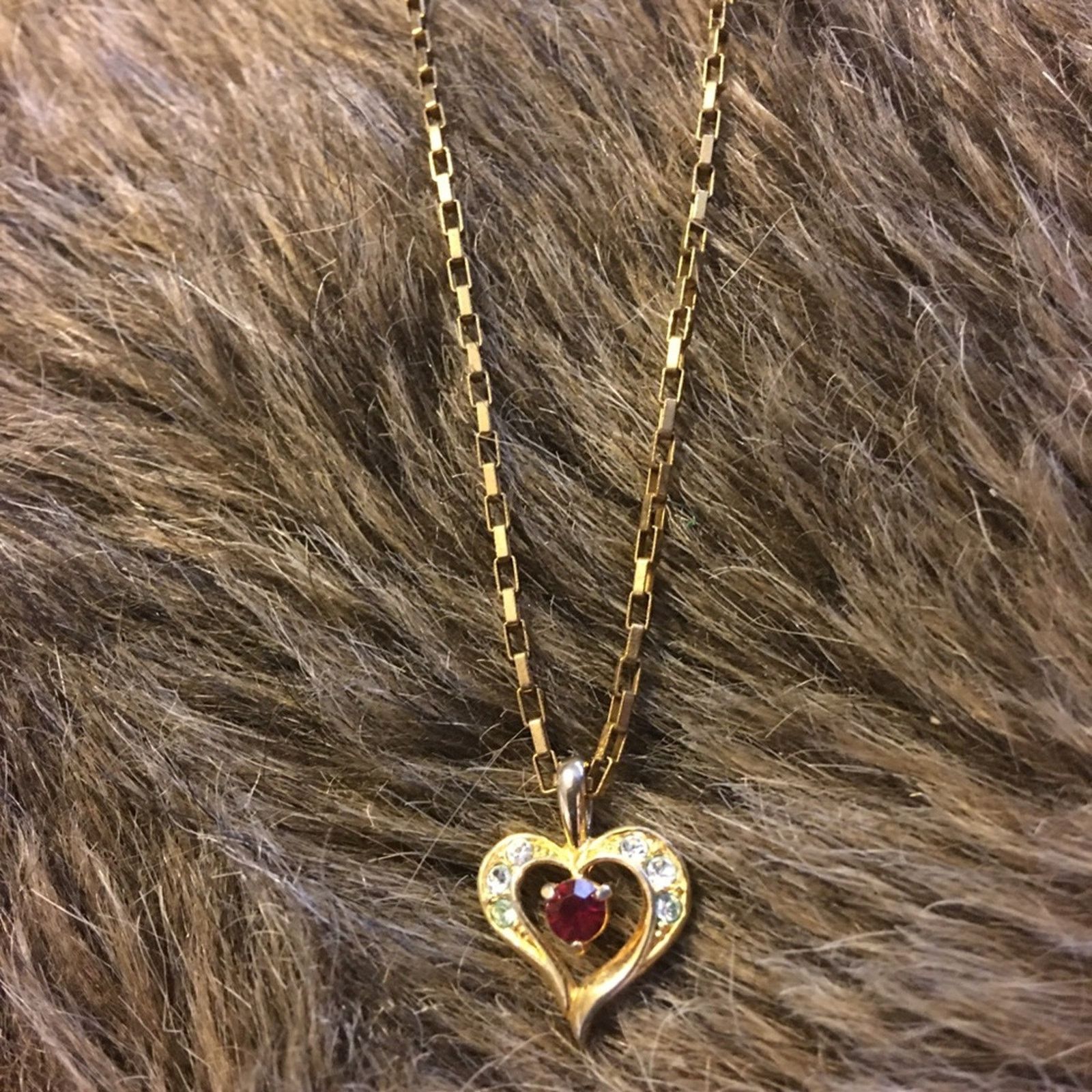 Vintage Vintage crystal heart gold tone box chain necklace Size ONE SIZE - 8 Thumbnail