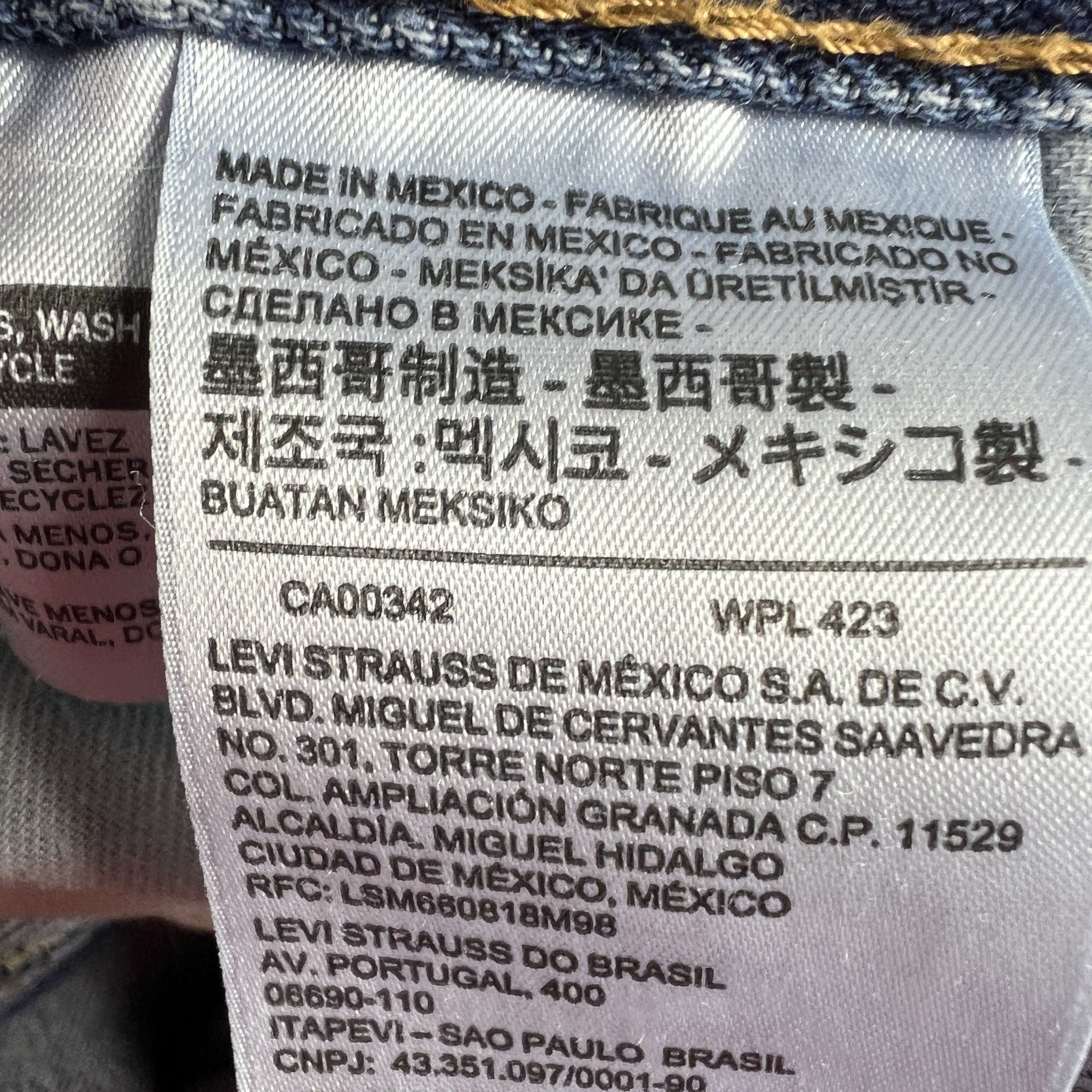 Levi's Levi's Jean Shorts 517 Faded Cut Off Frayed Hem Denim Jorts Size US 33 - 6 Thumbnail