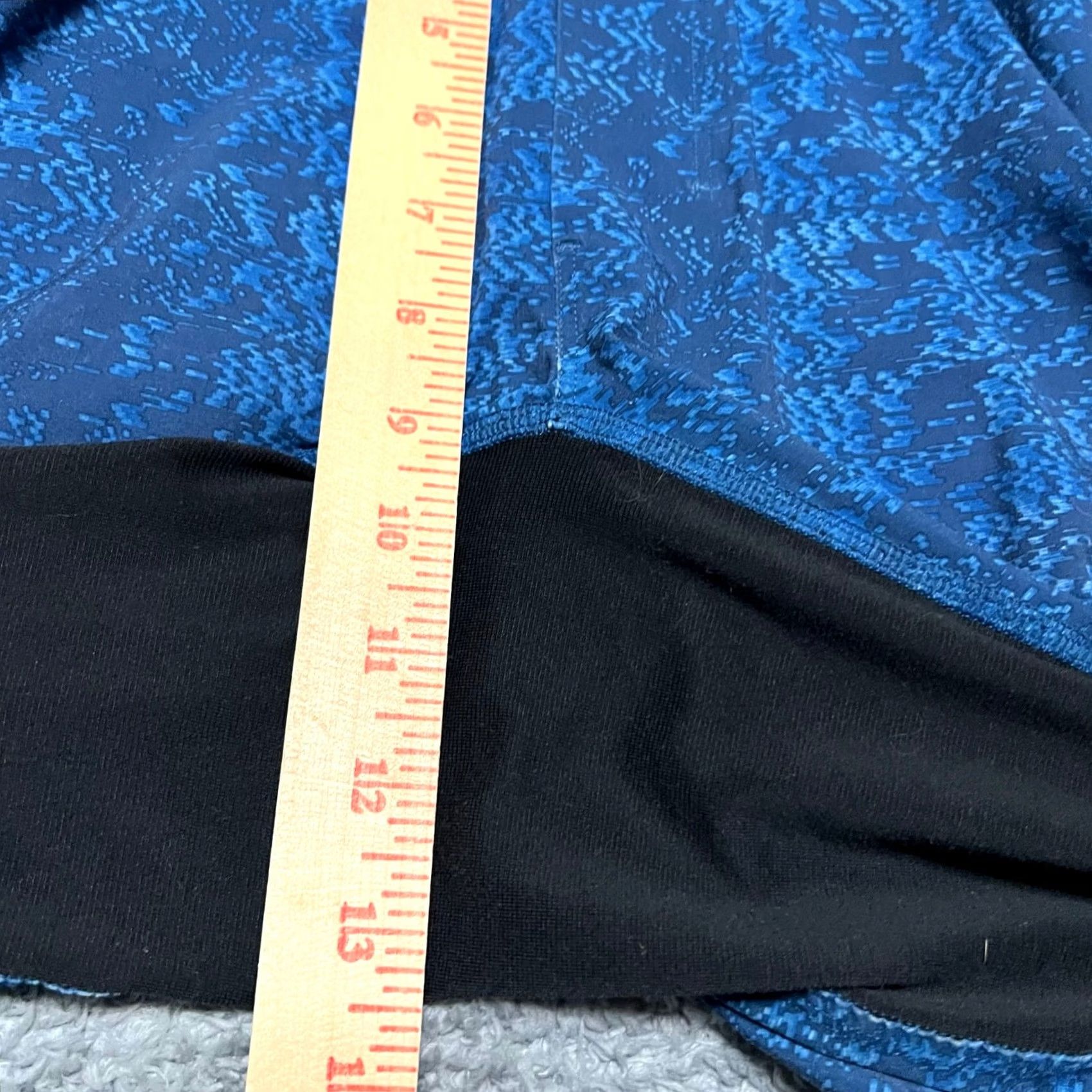 Lululemon Lululemon Shorts Mens Medium T.H.E. Drawstring Waist Blue Multi *** Blue Multi Mens Medium Lululemon Shorts Athletic Active Wear Size US 31 - 8 Thumbnail