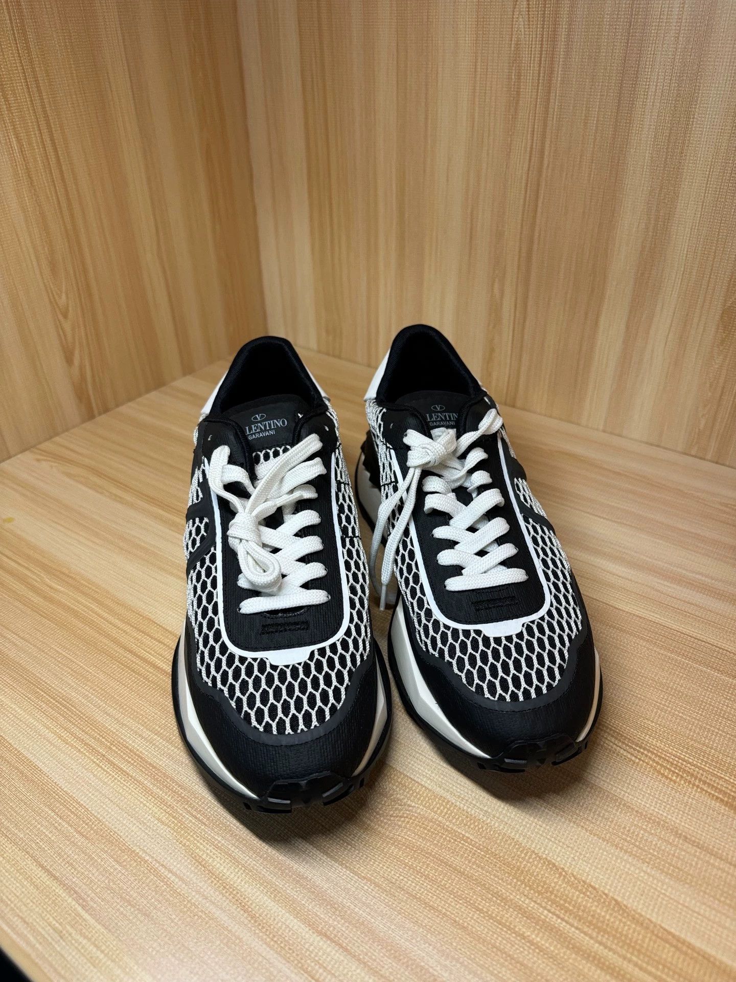 Valentino VALENTINO Double Mesh Black & White 41 Rivet Thick Trainer Size US 8 / EU 41 - 2 Thumbnail