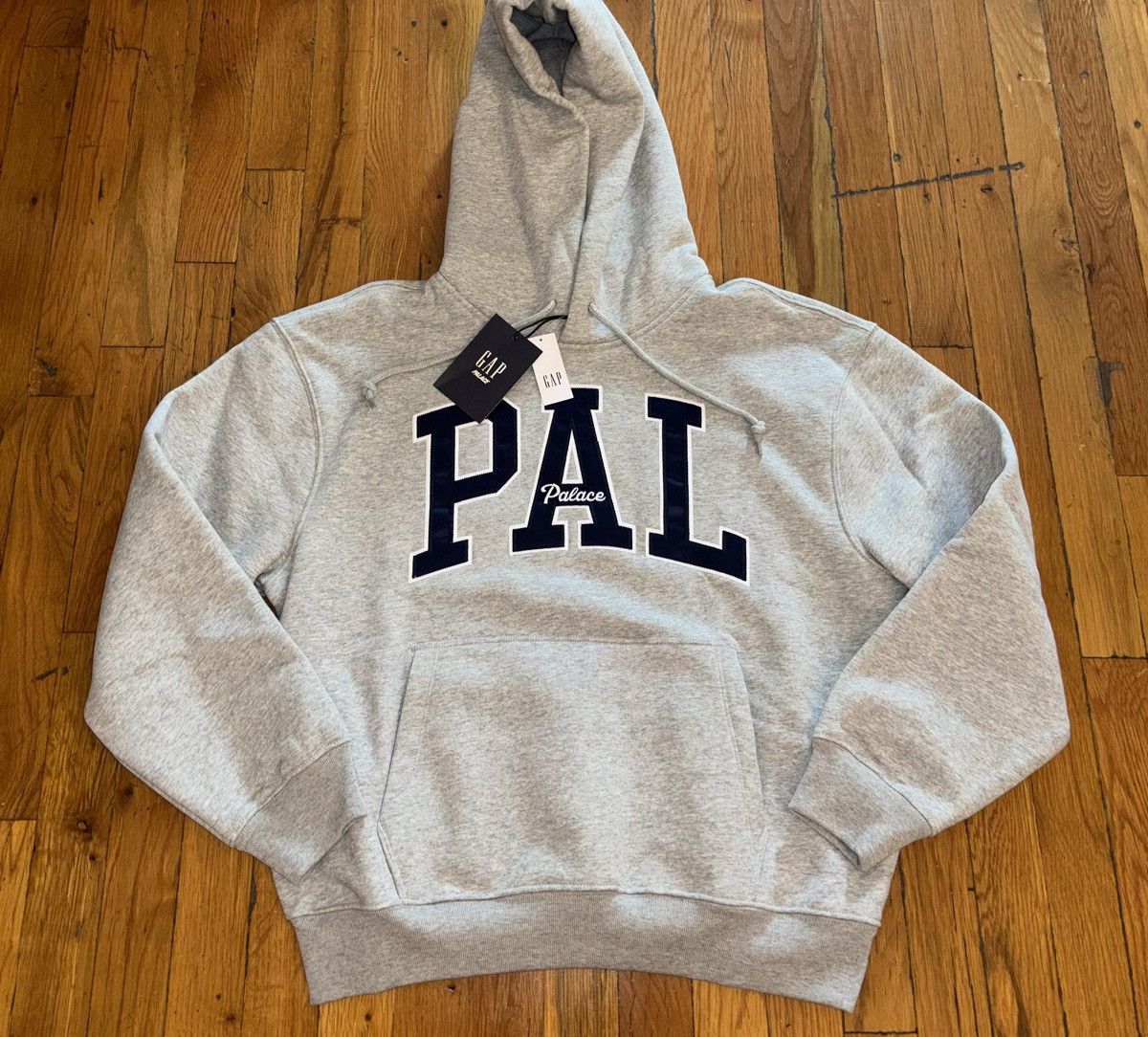 人気絶頂 〔Mサイズ〕PALACE x Hood Gap Palace Hood Grey gap トップス