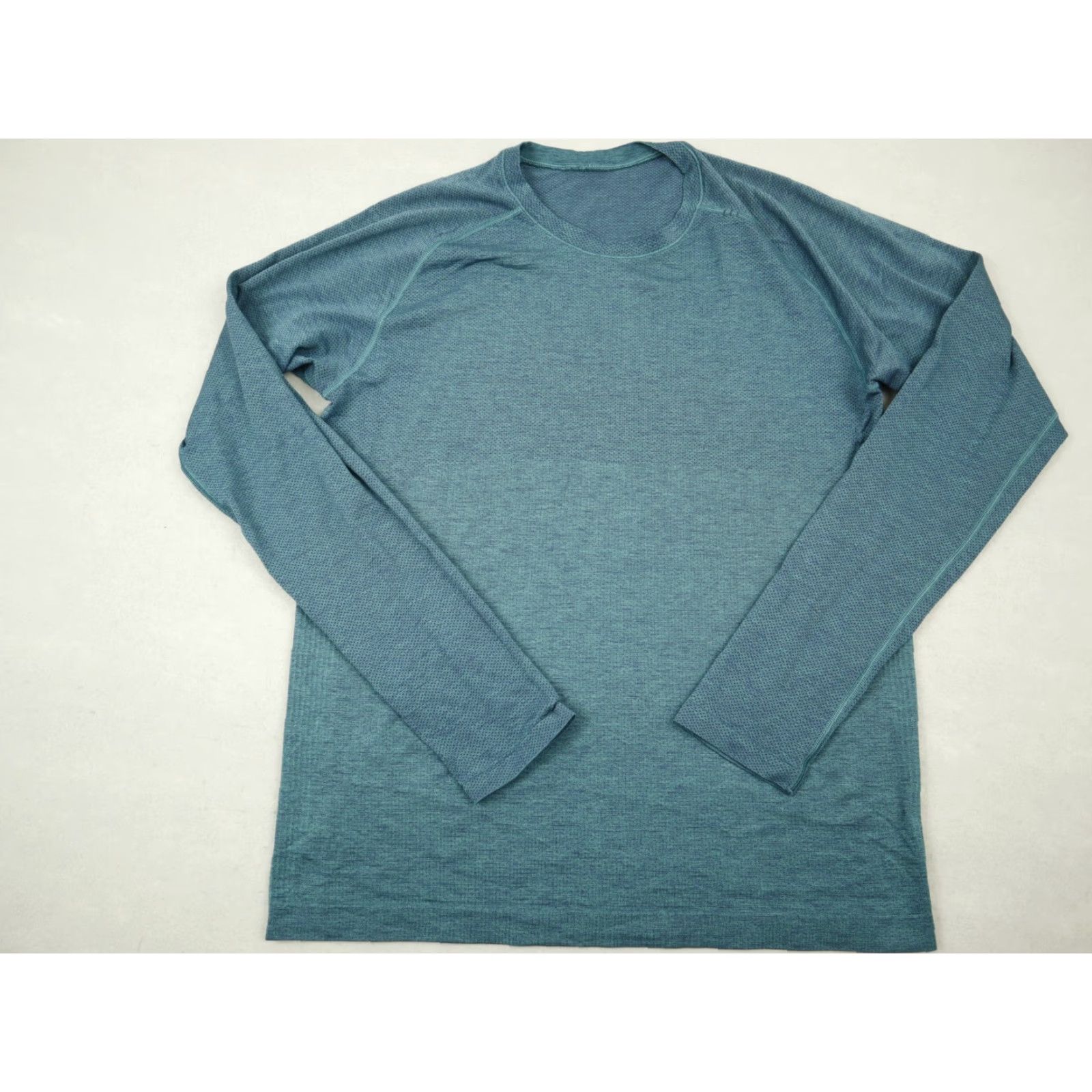 Lululemon Lululemon Shirt Men Medium Blue Solid Tee Long Sleeve Crewneck Pullover Running Size US M / EU 48-50 / 2 - 2 Thumbnail