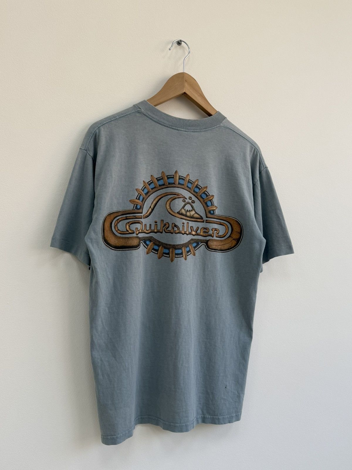 Quiksilver Vintage 90s Quiksilver Faded Graphic T-Shirt Surf Style Size US M / EU 48-50 / 2 - 1 Thumbnail
